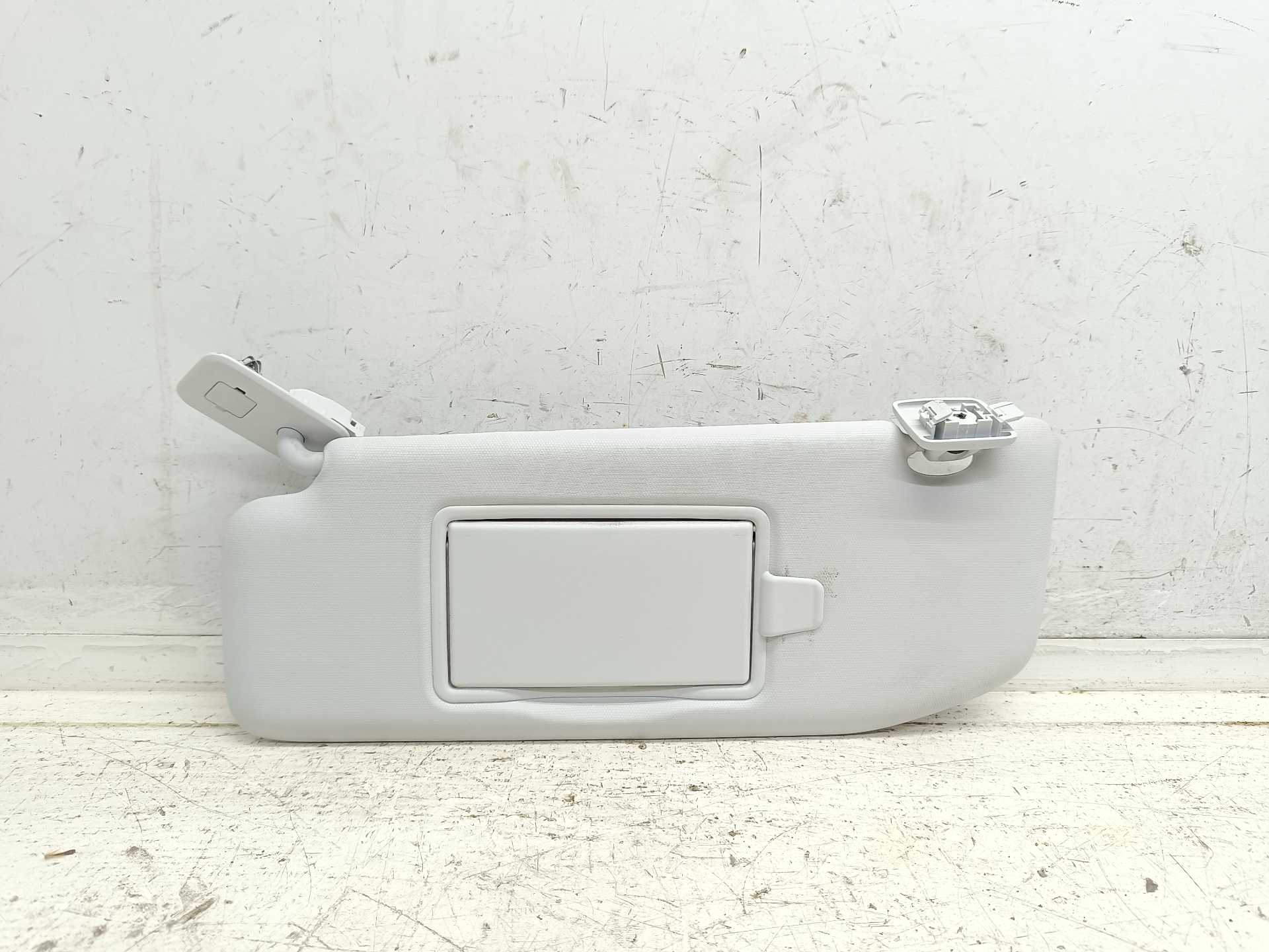 Recambio de parasol izquierdo para peugeot 208 style referencia OEM IAM   