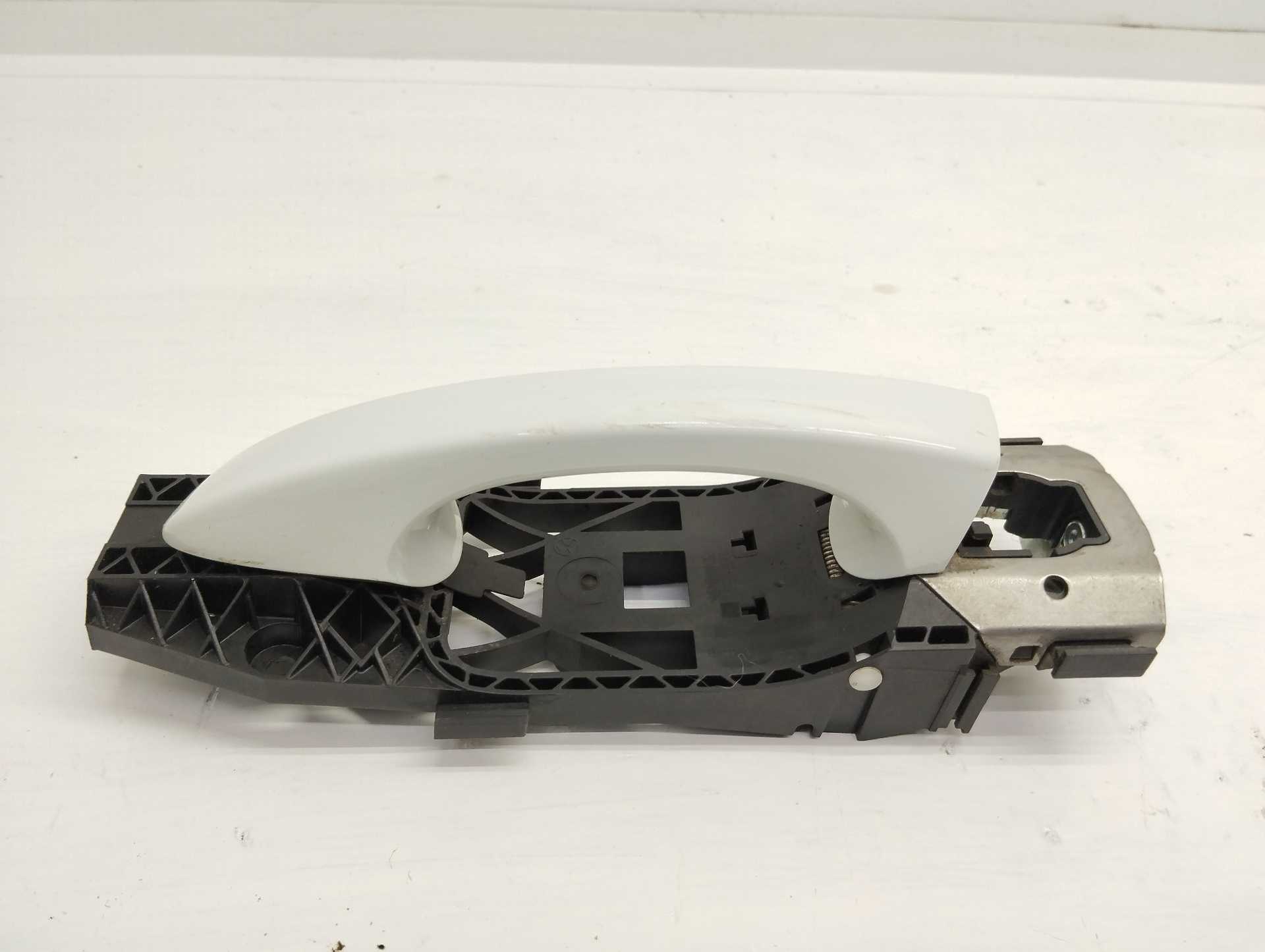 Recambio de maneta exterior delantera izquierda para volkswagen golf vii lim. 2.0 tsi referencia OEM IAM 5N0837885H  