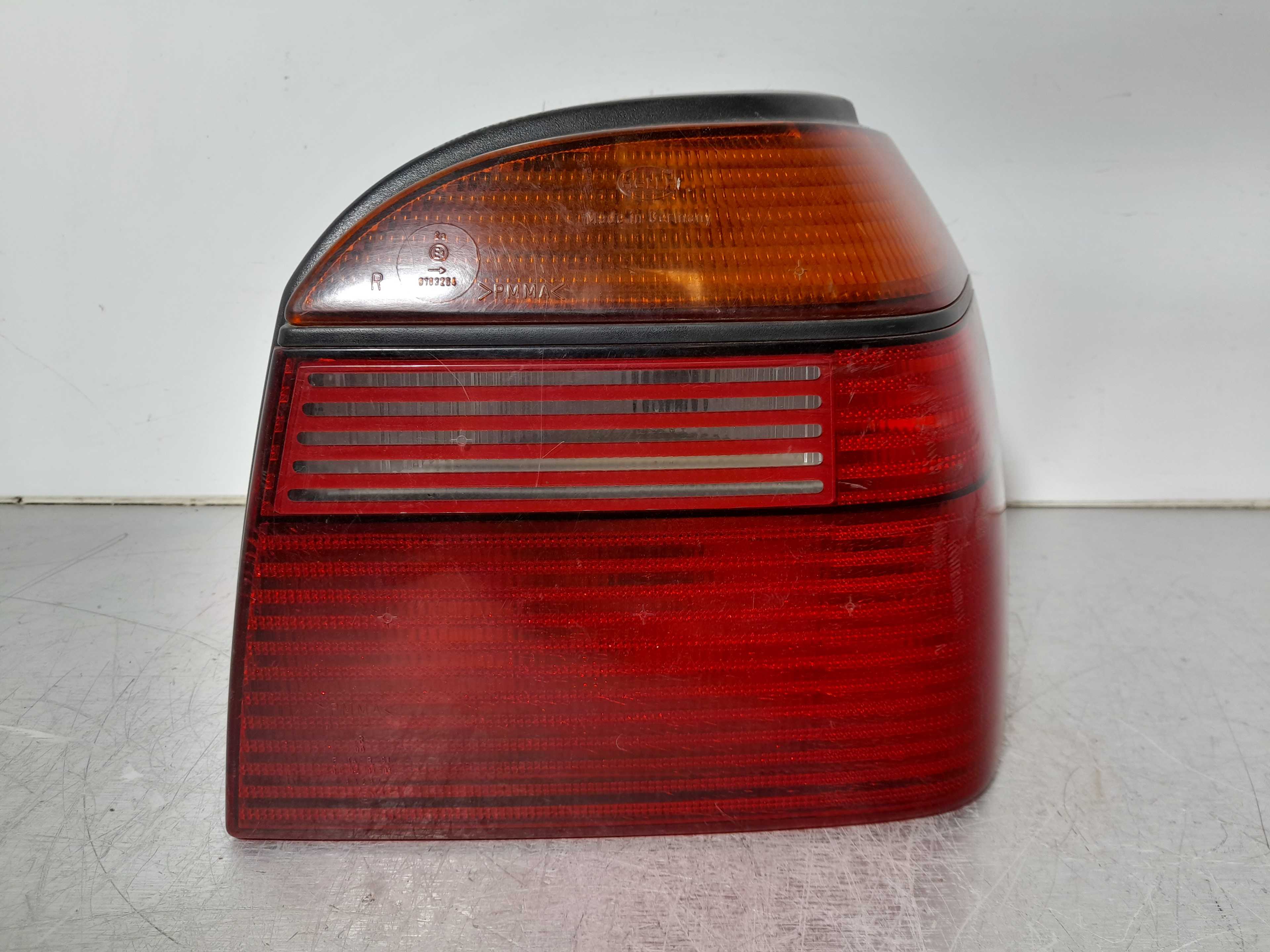 Recambio de piloto trasero derecho para volkswagen golf iii berlina (1h1) 1.6 referencia OEM IAM 1H6945257 HELLA 