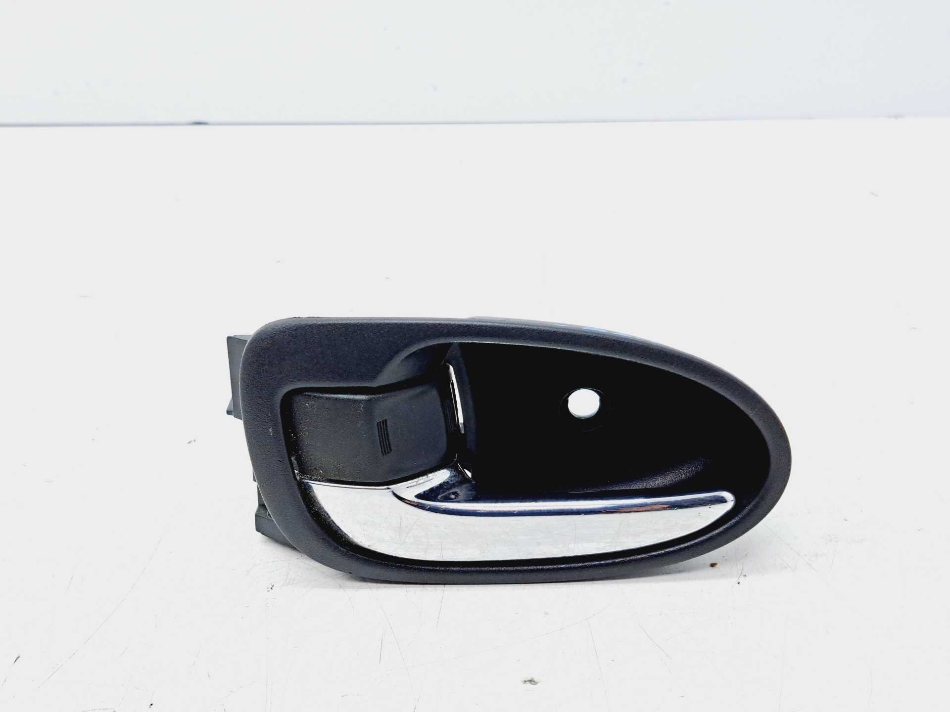 Recambio de maneta interior delantera izquierda para toyota yaris 1.4 turbodiesel cat referencia OEM IAM 692060D90  