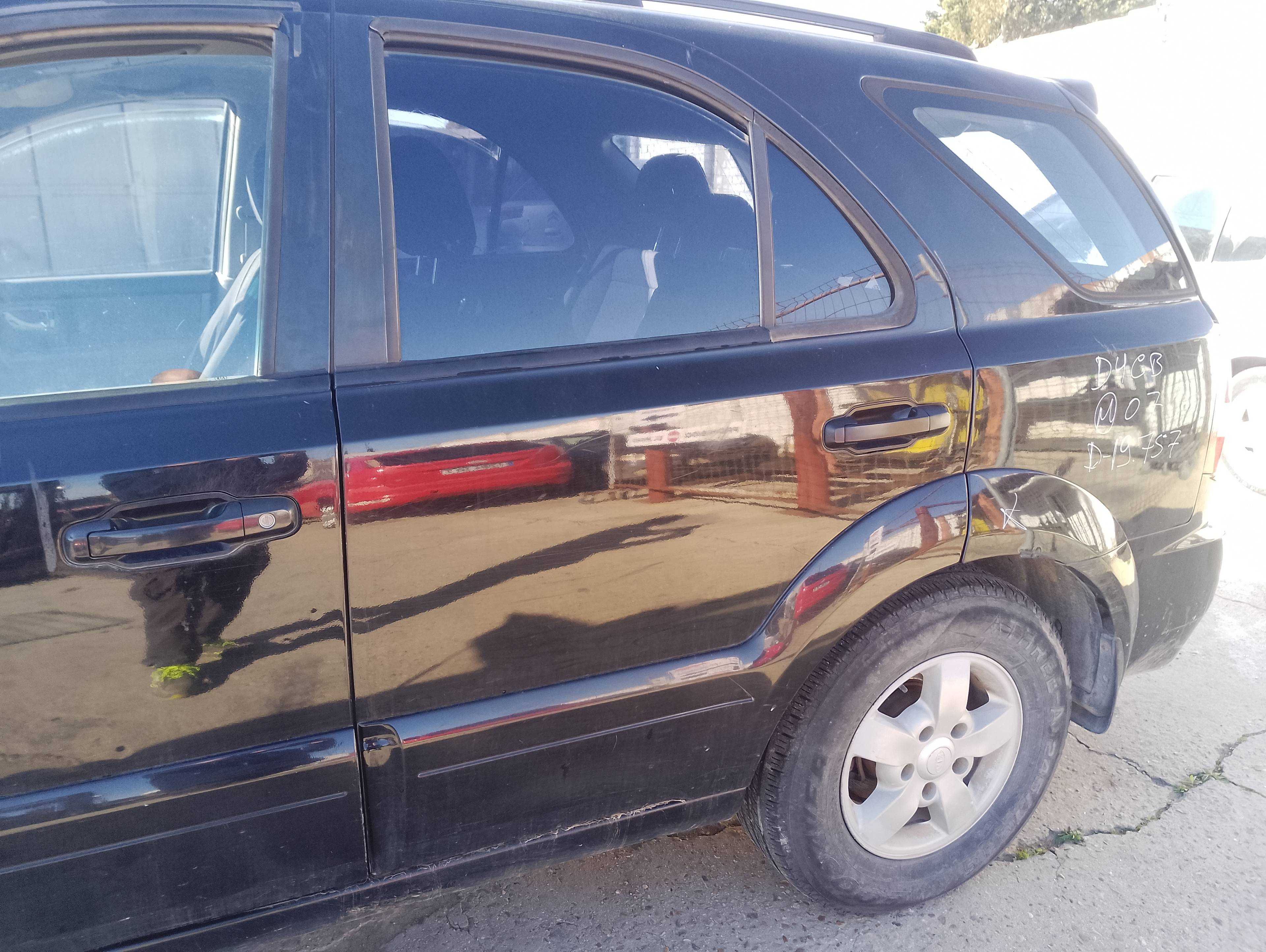 Recambio de puerta trasera izquierda para kia sorento 2.5 crdi active referencia OEM IAM   