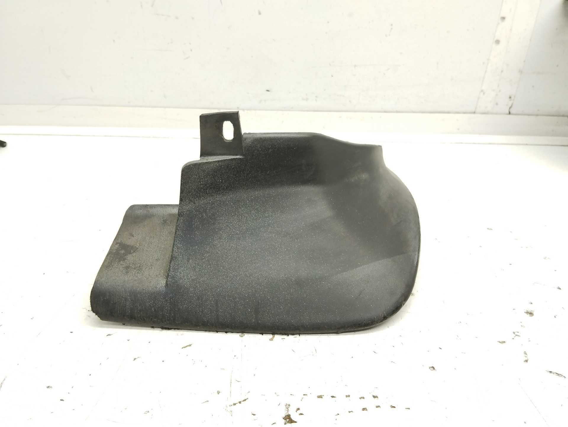 Recambio de faldon lateral para hyundai trajet (fo) 2.0 crdi gls referencia OEM IAM 868423A000  