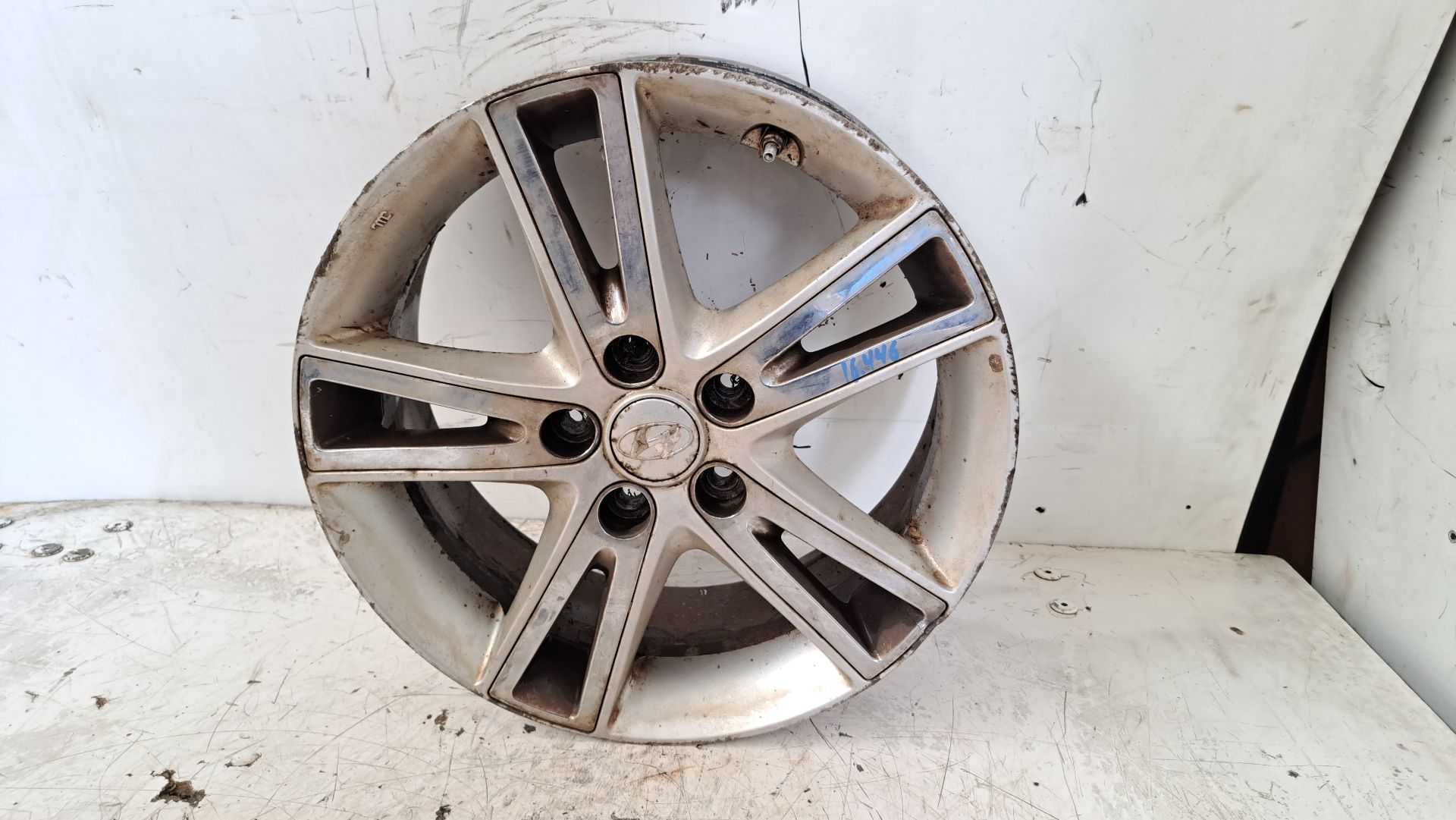 Recambio de llanta para hyundai i30 2.0 crdi cat referencia OEM IAM r17 529102l360 