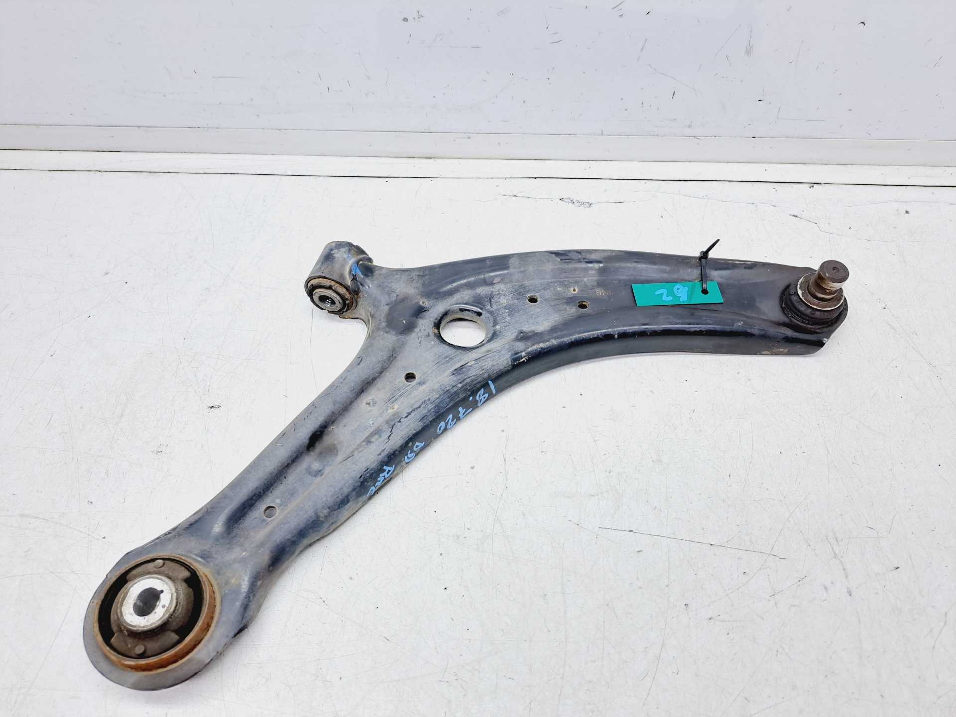 Recambio de brazo suspension inferior delantero derecho para ford puma hybrid st-line referencia OEM IAM  2422614 