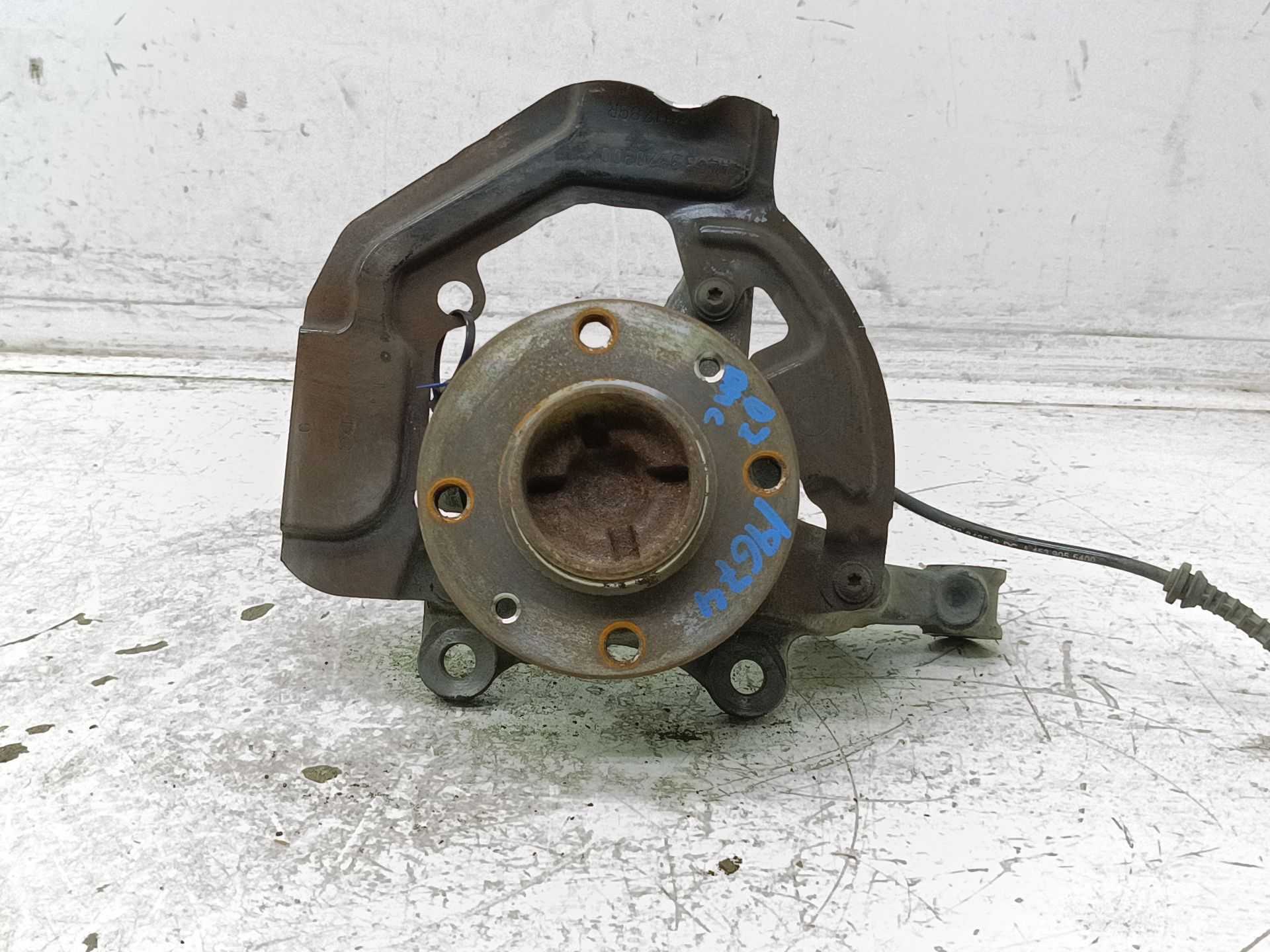 Recambio de mangueta delantera izquierda para smart forfour basis (52kw) (453.042) referencia OEM IAM A4533320900 479391789R 