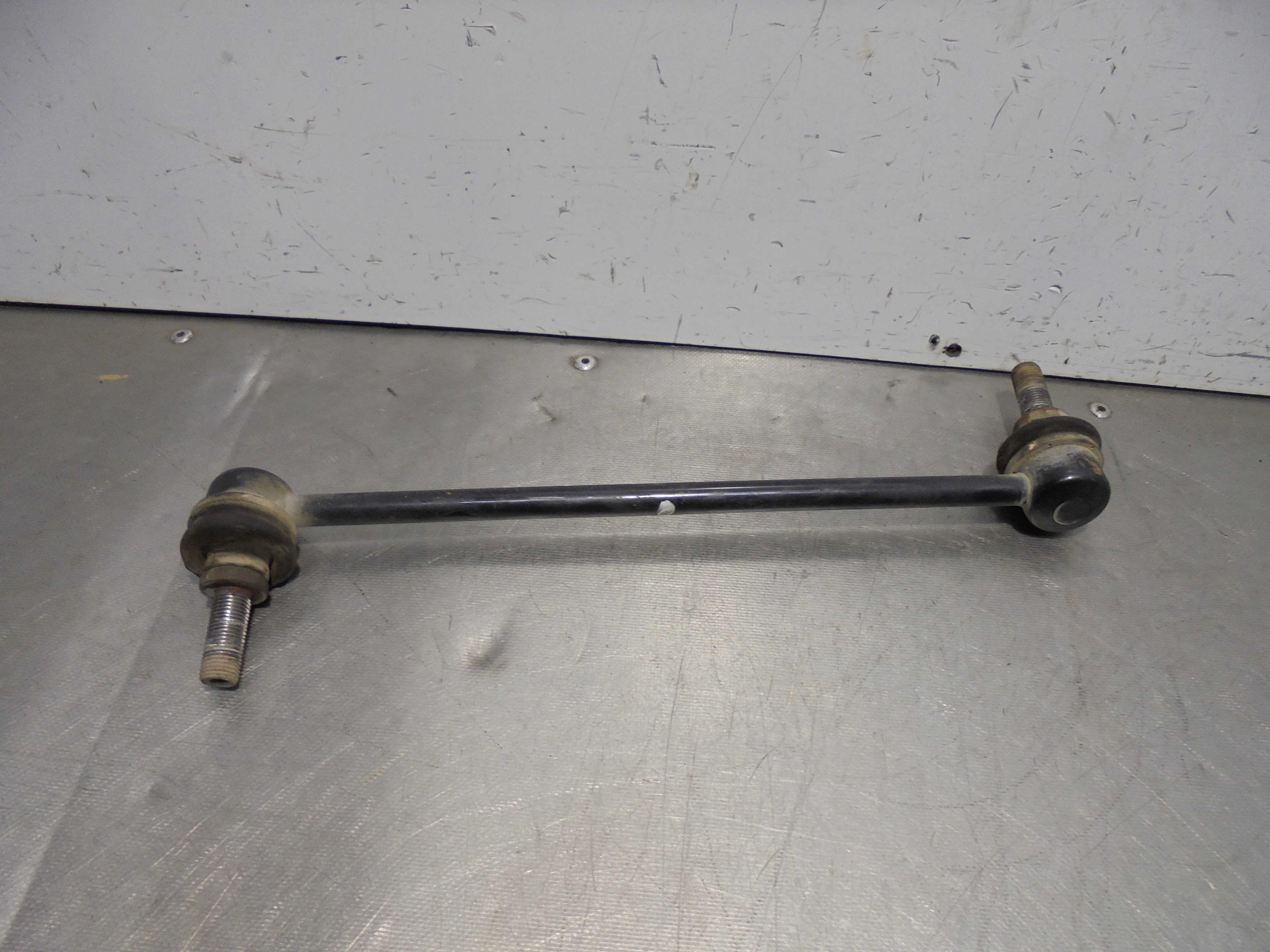 Recambio de bieleta estabilizadora delantera derecha para nissan juke (f15) 1.6 cat referencia OEM IAM   