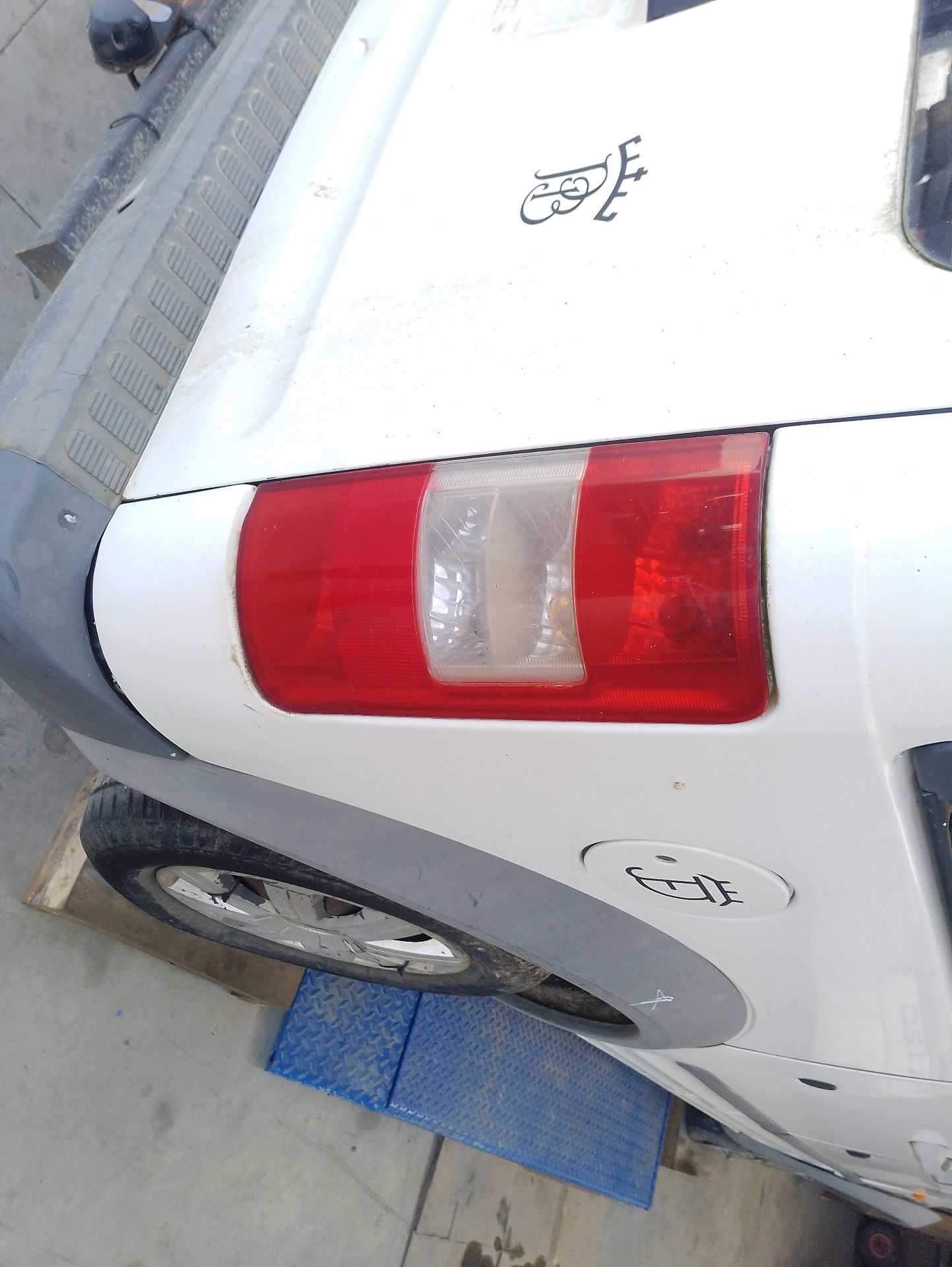 Recambio de piloto trasero derecho para ford tourneo connect 1.8 tdci /tddi /di referencia OEM IAM   
