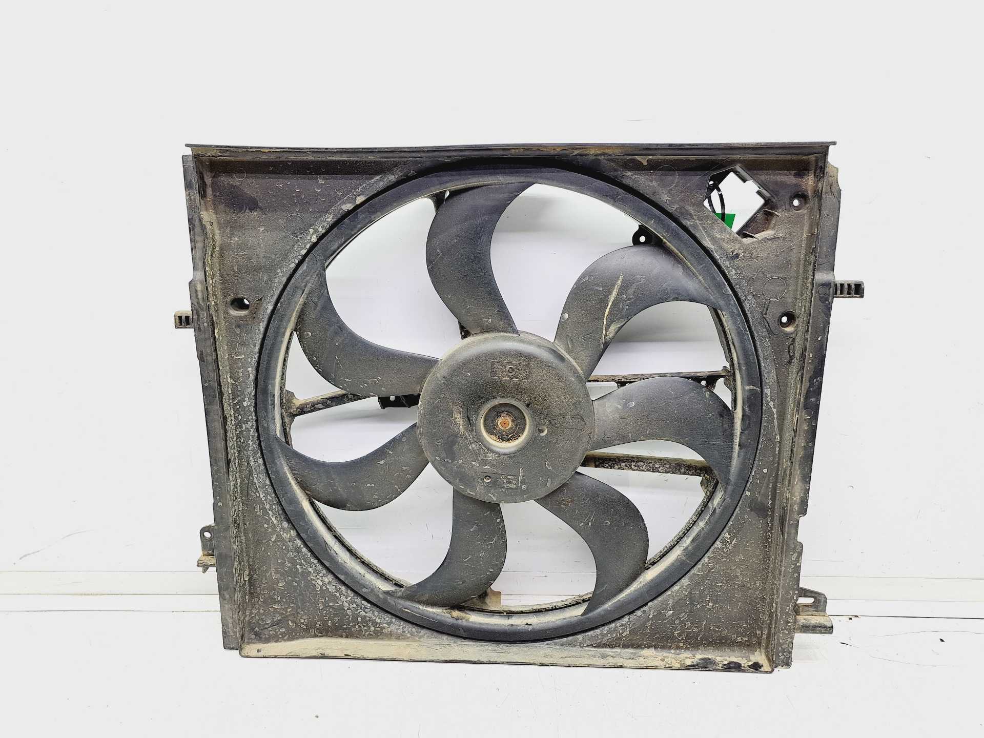 Recambio de electroventilador para renault kadjar bose edition referencia OEM IAM  214814EB0A 
