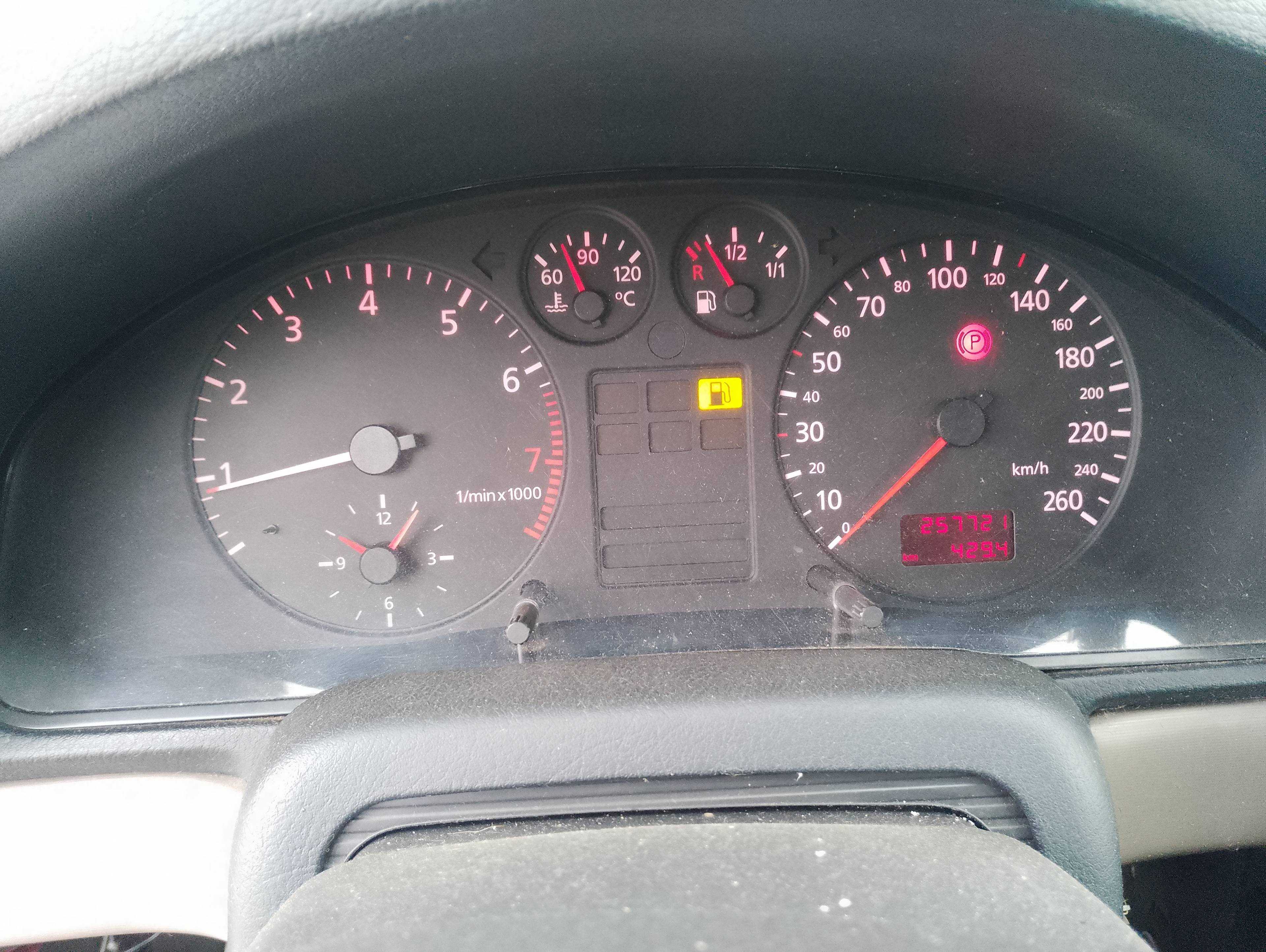 Recambio de cuadro instrumentos para audi a4 berlina (b5) 1.8 referencia OEM IAM   