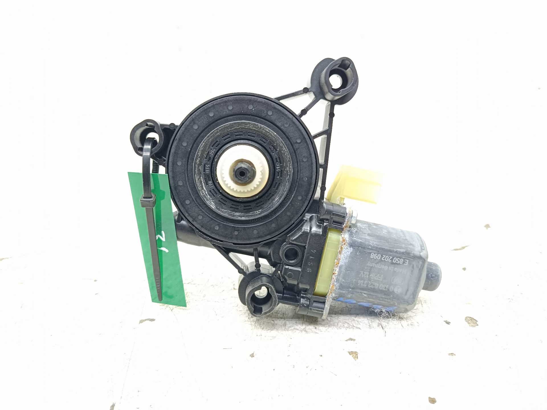 Recambio de motor elevalunas delantero izquierdo para volkswagen t-roc advance r-line referencia OEM IAM 5Q0959802A  
