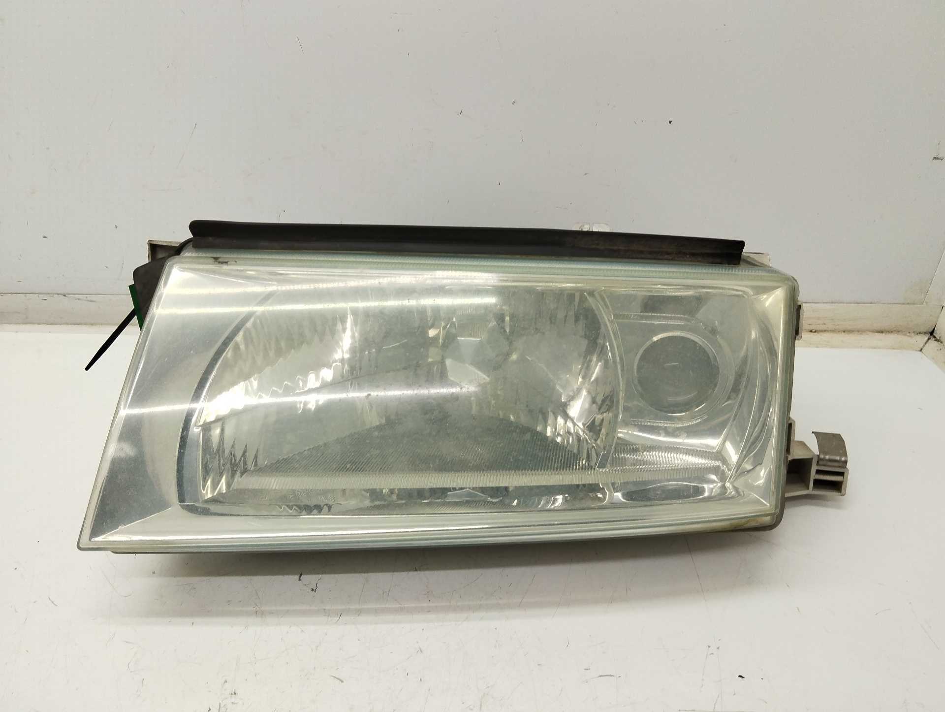 Recambio de faro izquierdo para skoda octavia berlina (1u2) ambiente referencia OEM IAM YU3X13006 1U1941015E 