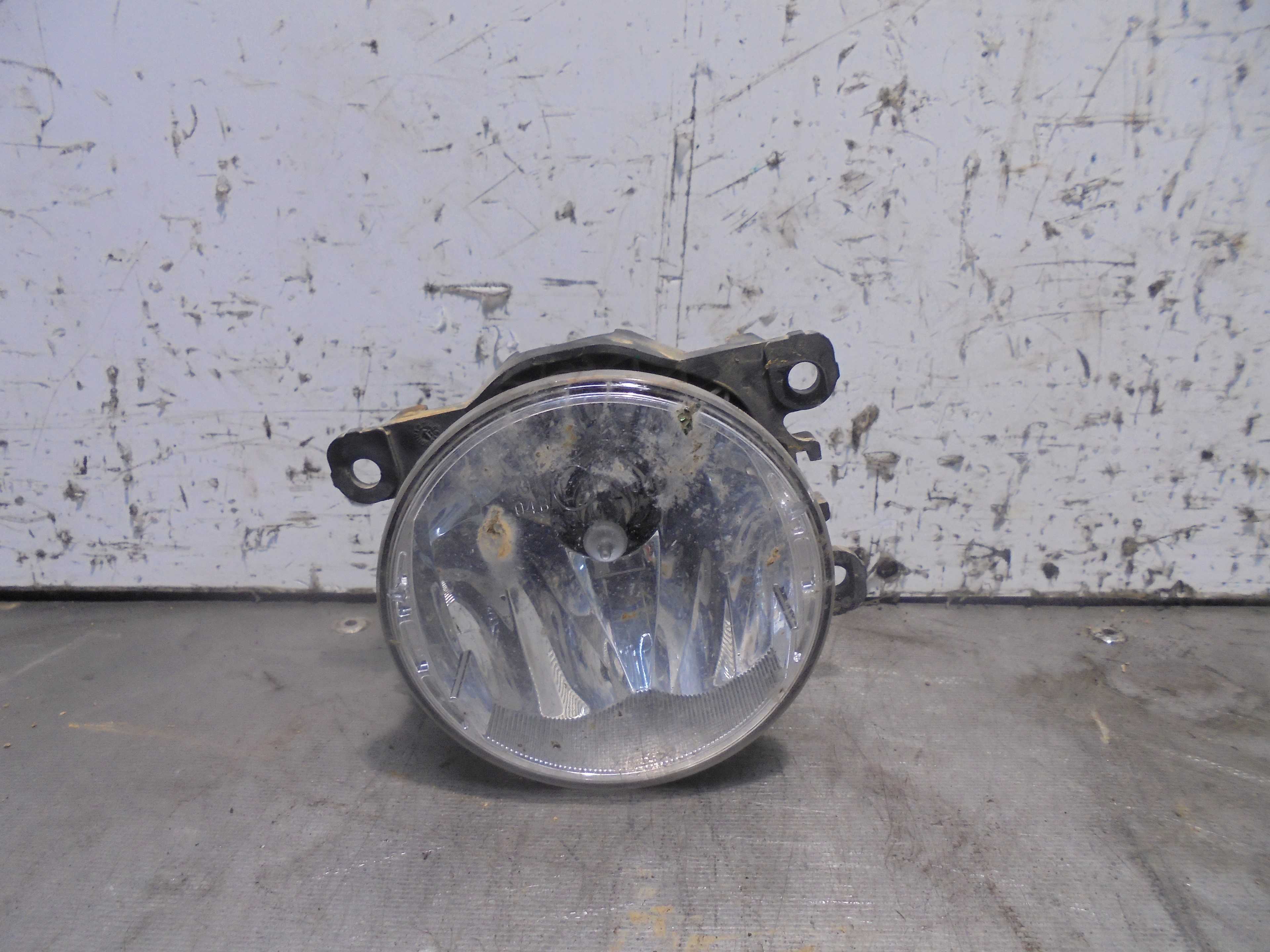 Recambio de faro antiniebla derecho para renault megane iv berlina 5p bose-edition referencia OEM IAM 89208691 VALEO 