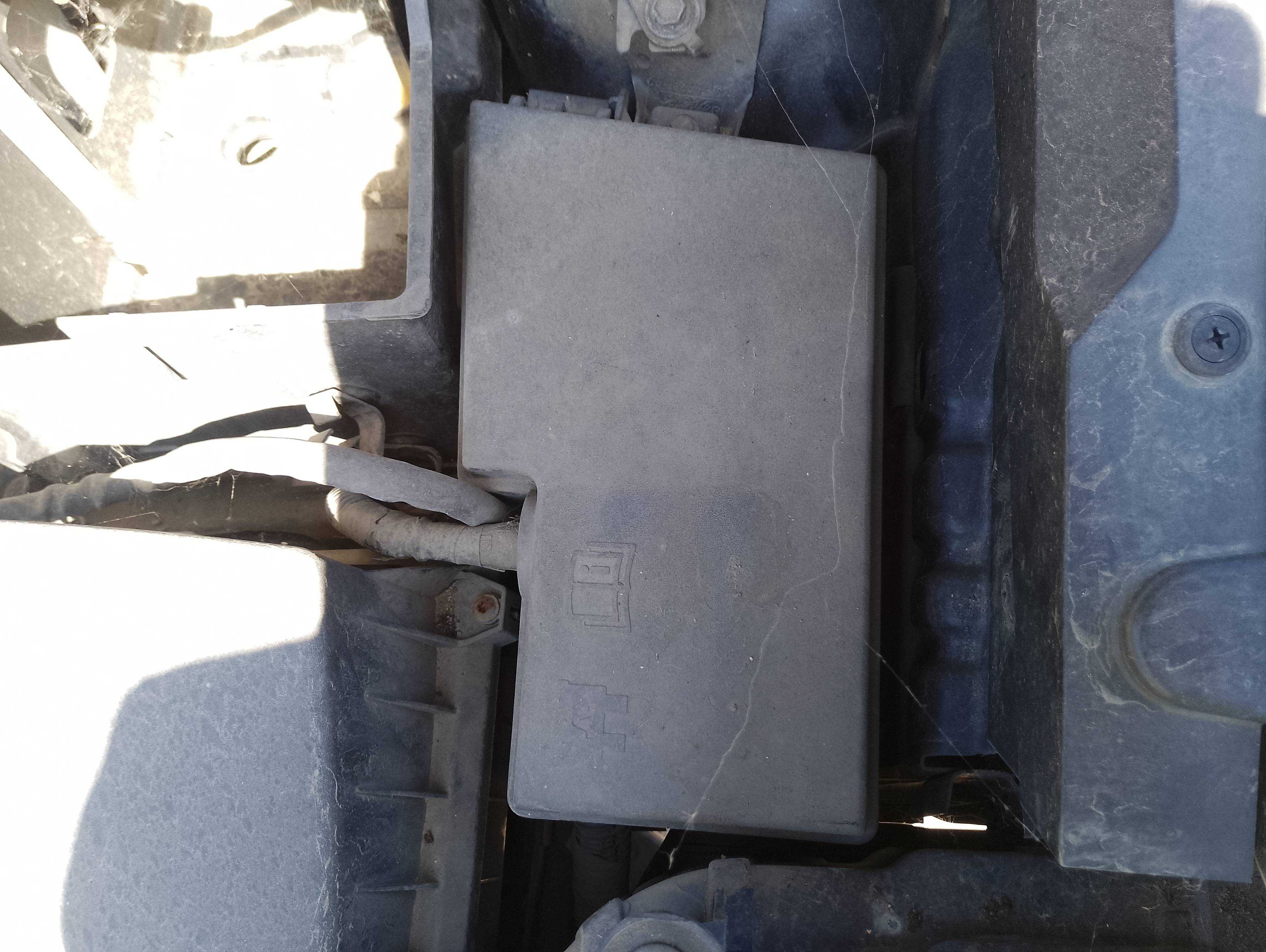 Recambio de caja reles / fusibles para ford focus c-max (cap) ambiente (d) referencia OEM IAM   