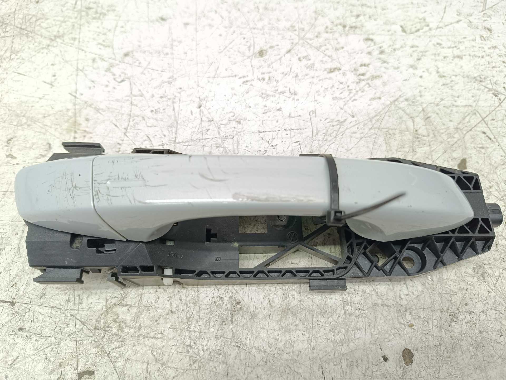 Recambio de maneta exterior delantera derecha para volkswagen t-roc advance r-line referencia OEM IAM 5N0839885H  
