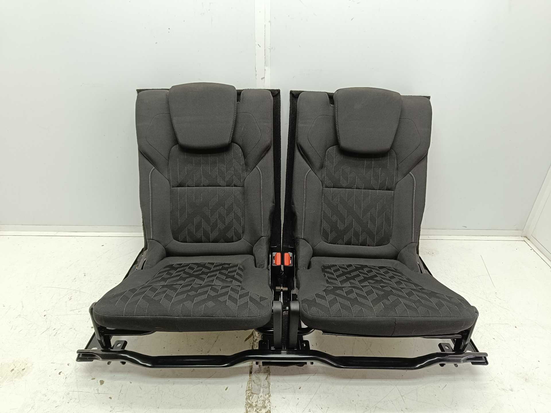 Recambio de asientos tercera fila para renault scenic iv black edition referencia OEM IAM   