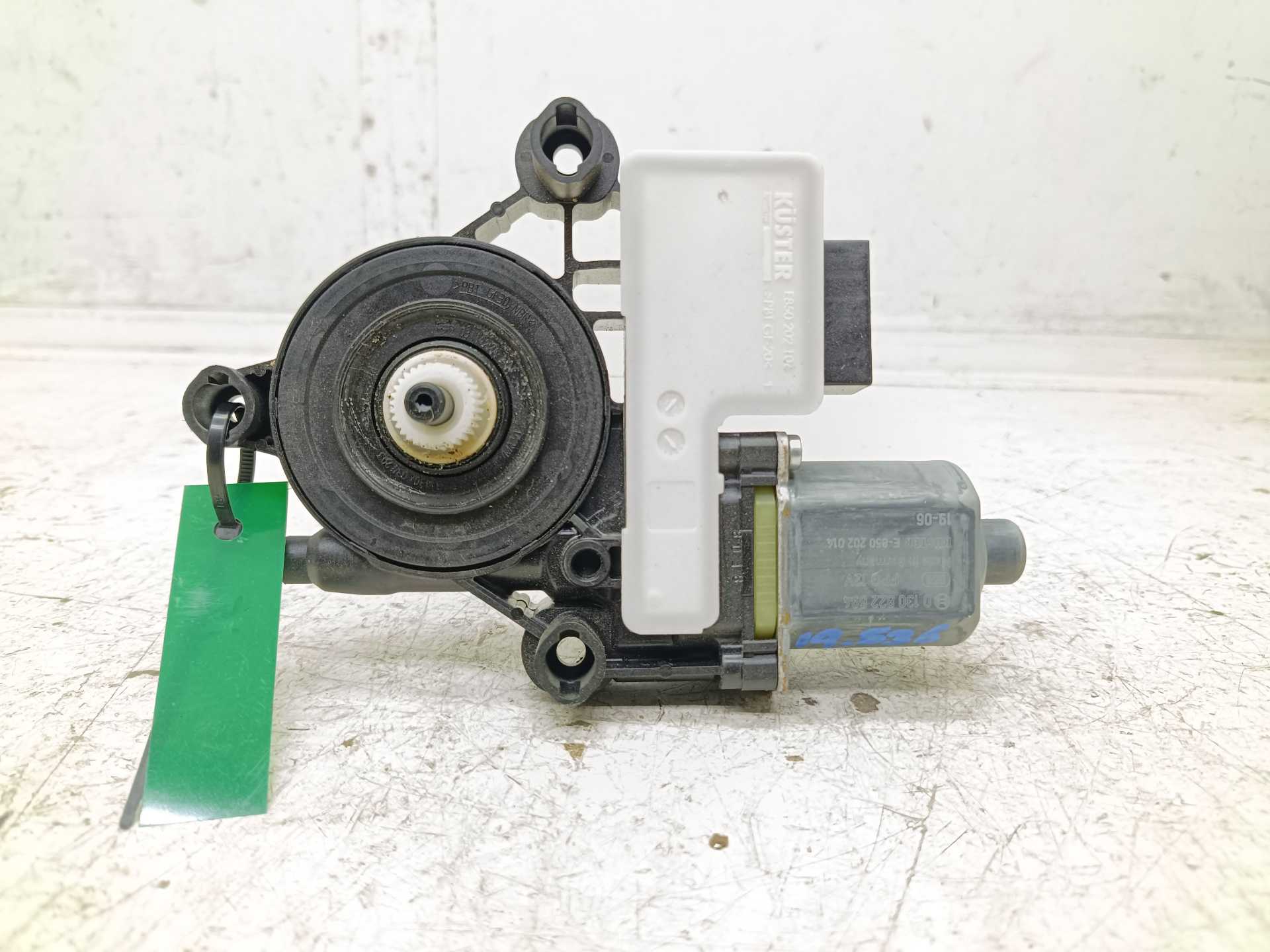 Recambio de motor elevalunas trasero derecho para volkswagen t-roc advance r-line referencia OEM IAM 5Q0959408  
