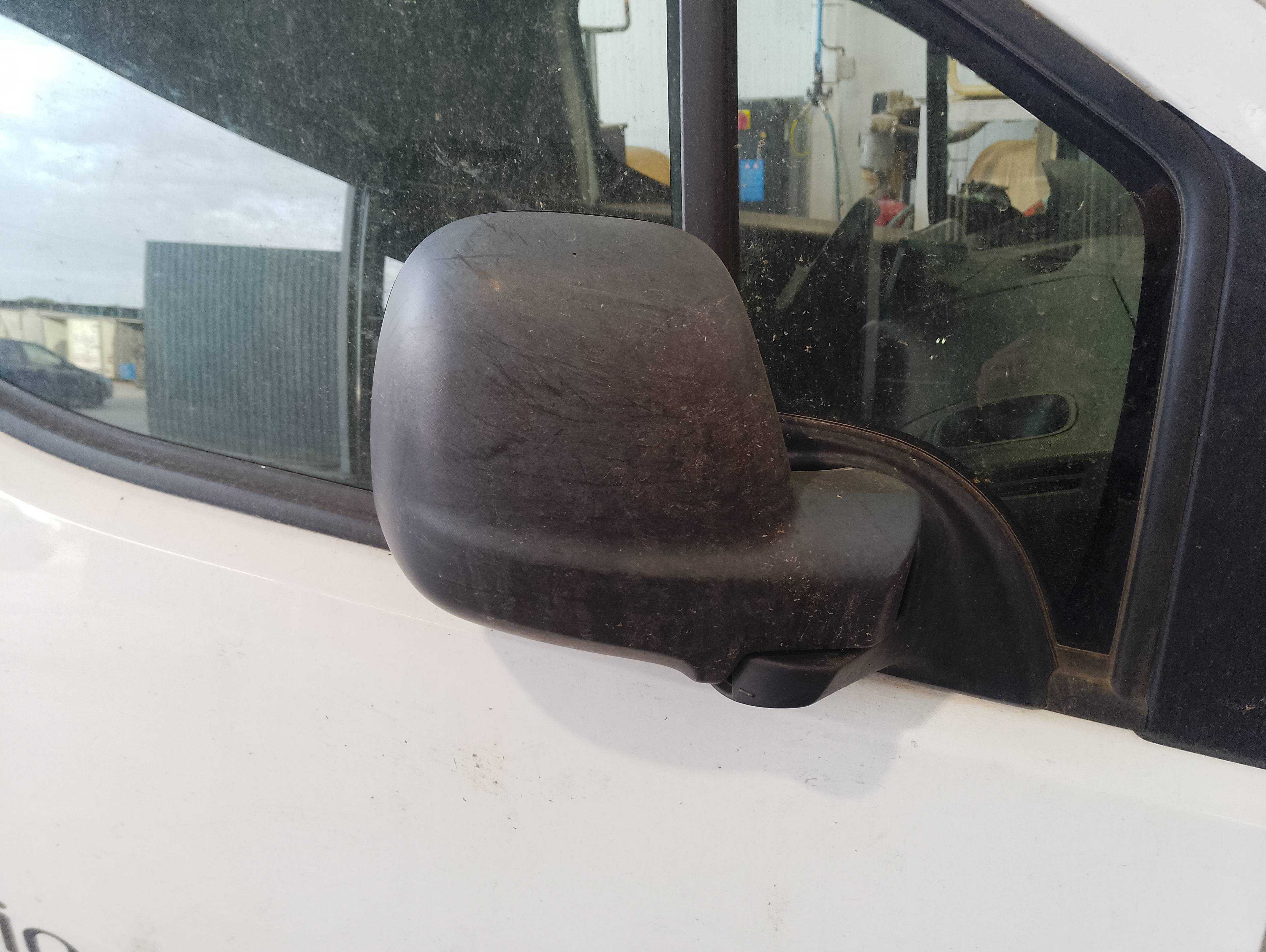 Recambio de retrovisor derecho para peugeot partner grip l1 referencia OEM IAM 51967K01  