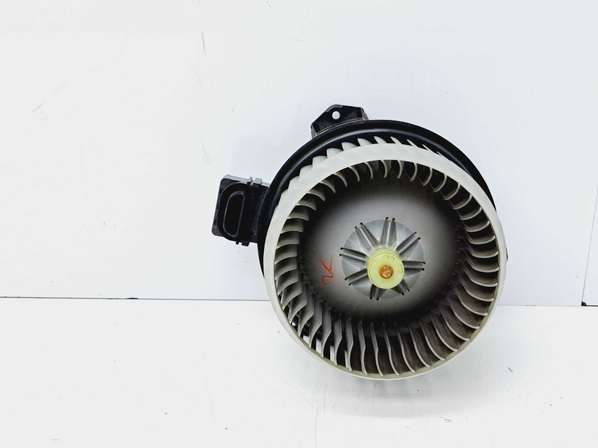 Recambio de motor calefaccion para toyota yaris 1.4 turbodiesel cat referencia OEM IAM AV2727000311  