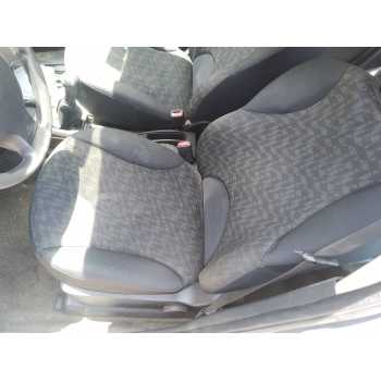 ASIENTO DELANTERO IZQUIERDO 