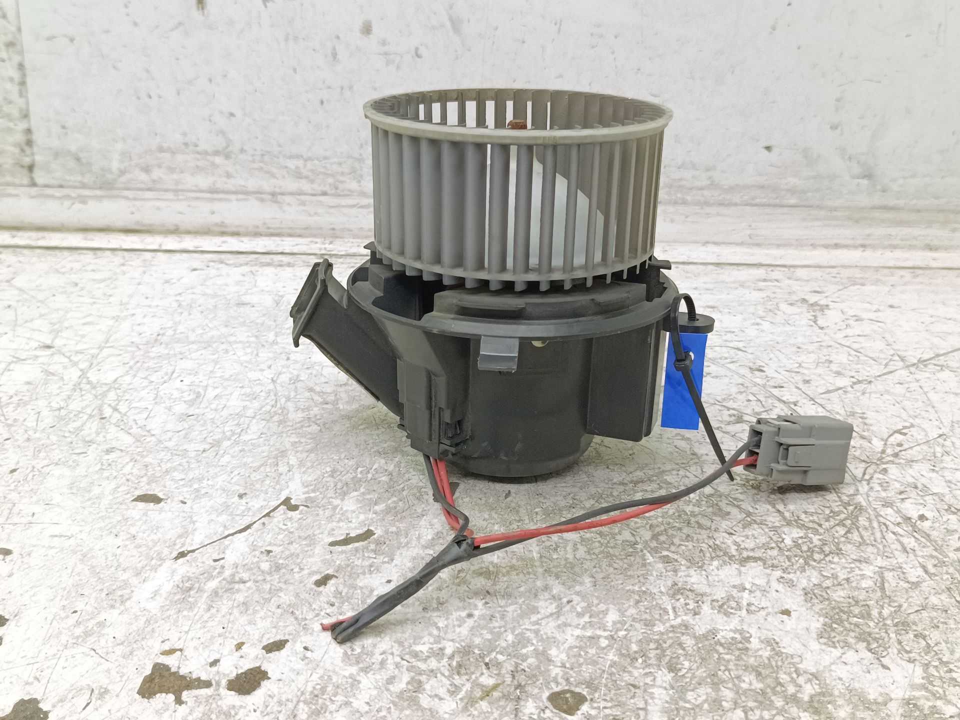 Recambio de motor calefaccion para smart forfour basis (52kw) (453.042) referencia OEM IAM EE795002  