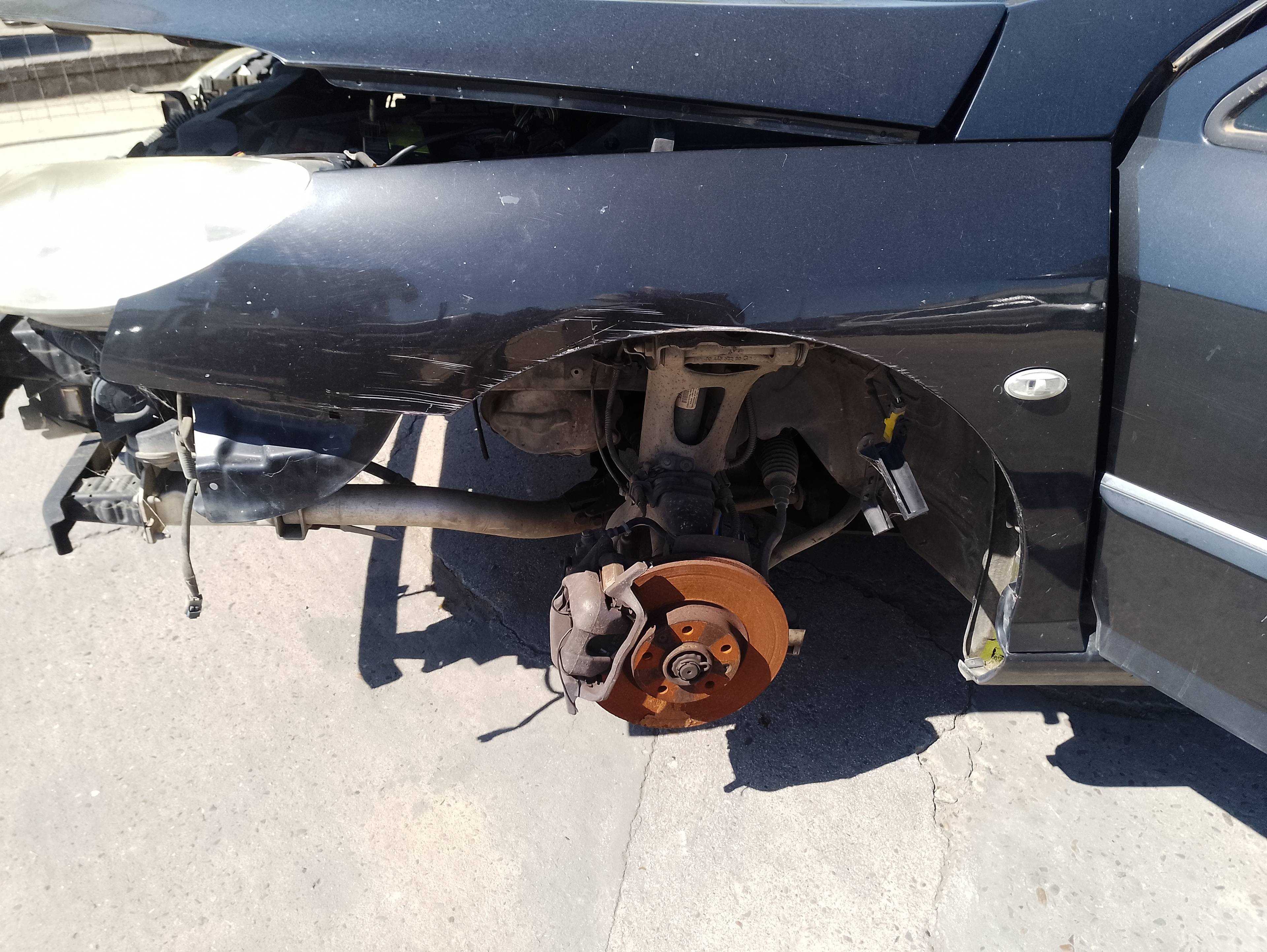 Recambio de aleta delantera izquierda para peugeot 407 st confort referencia OEM IAM   