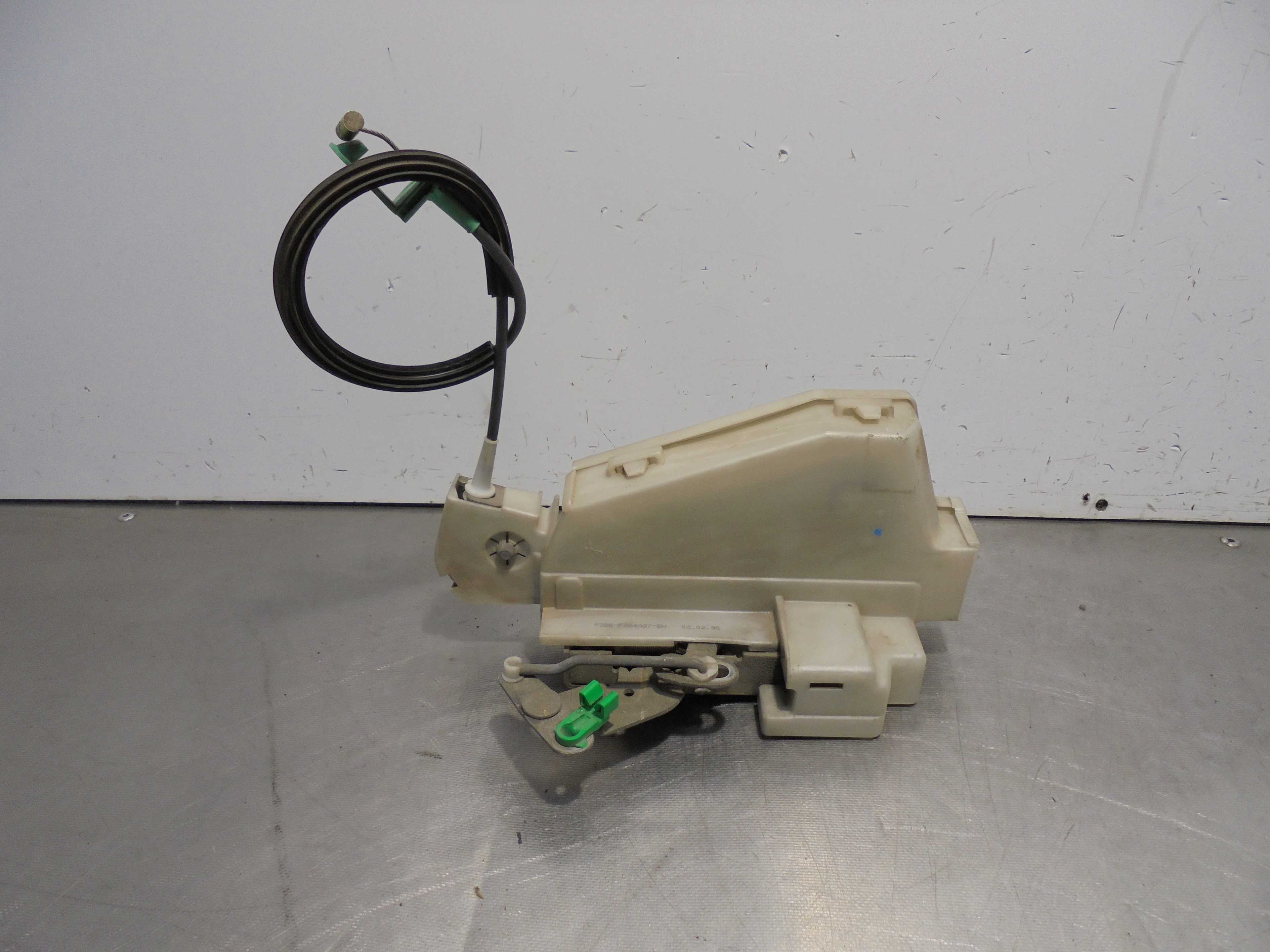 Recambio de cerradura puerta trasera izquierda para ford mondeo berlina/familiar (fd) 1.8 turbodiesel referencia OEM IAM 93BBF26