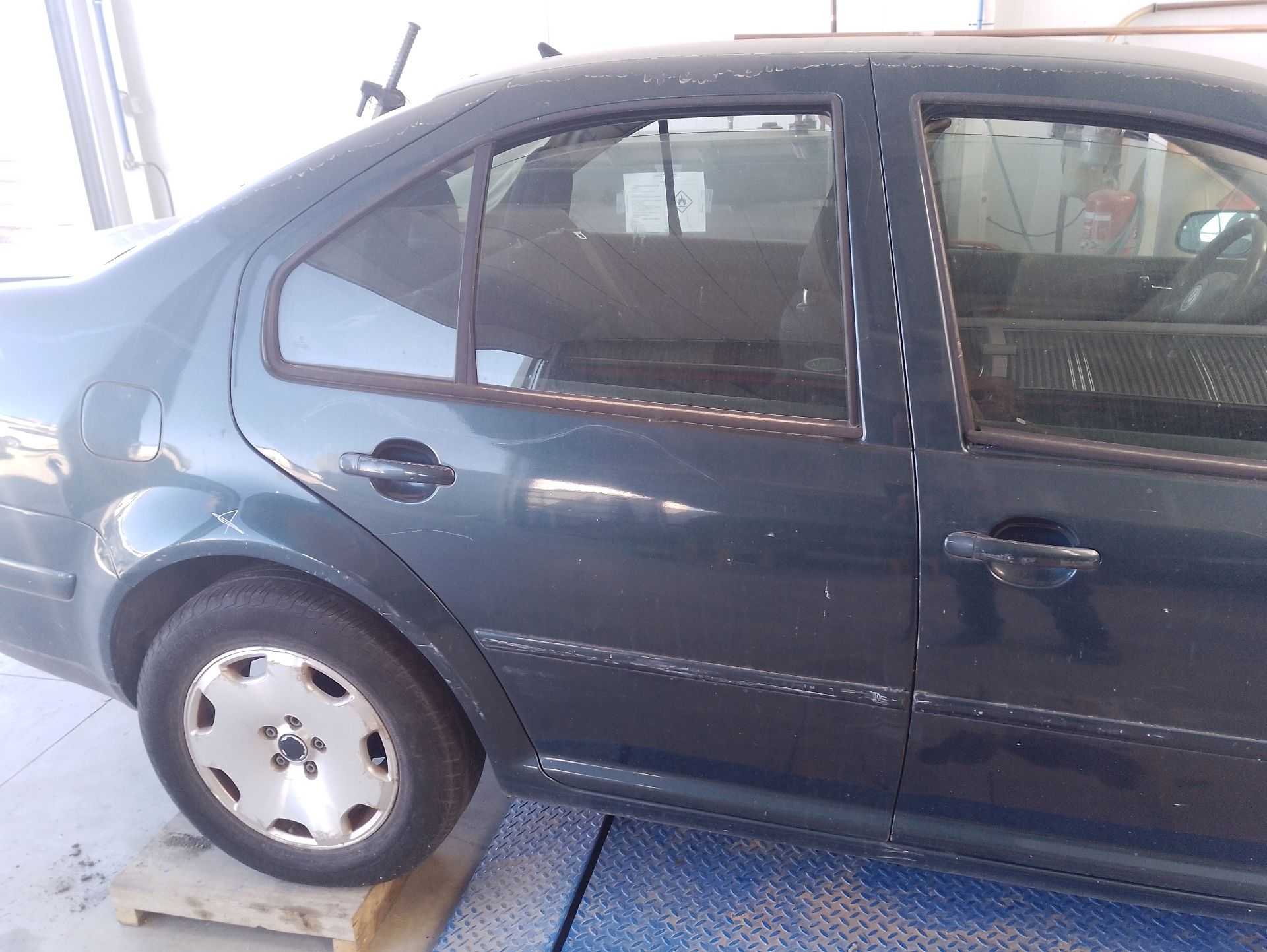 Recambio de puerta trasera derecha para volkswagen bora i (1j2) 1.9 tdi referencia OEM IAM   