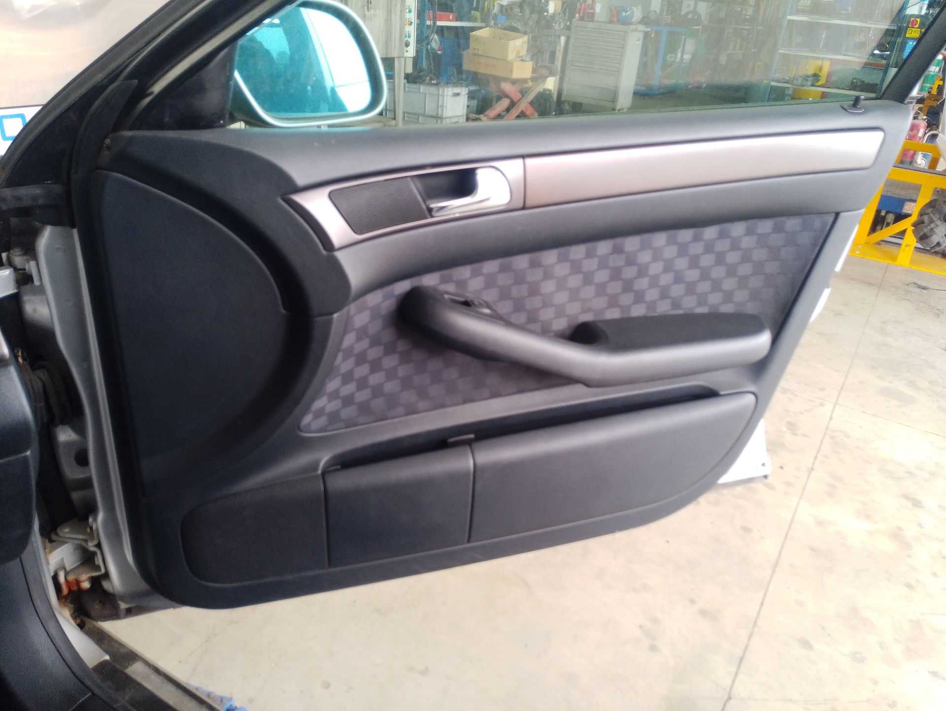 Recambio de guarnecido puerta delantera derecha para audi a6 c5 (4b2, 4b4) 2.5 tdi referencia OEM IAM   