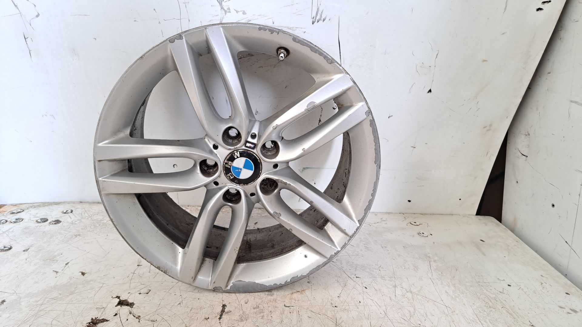 Recambio de llanta para bmw serie 1 berlina (e81/e87) 2.0 16v referencia OEM IAM r18 7852490gr 