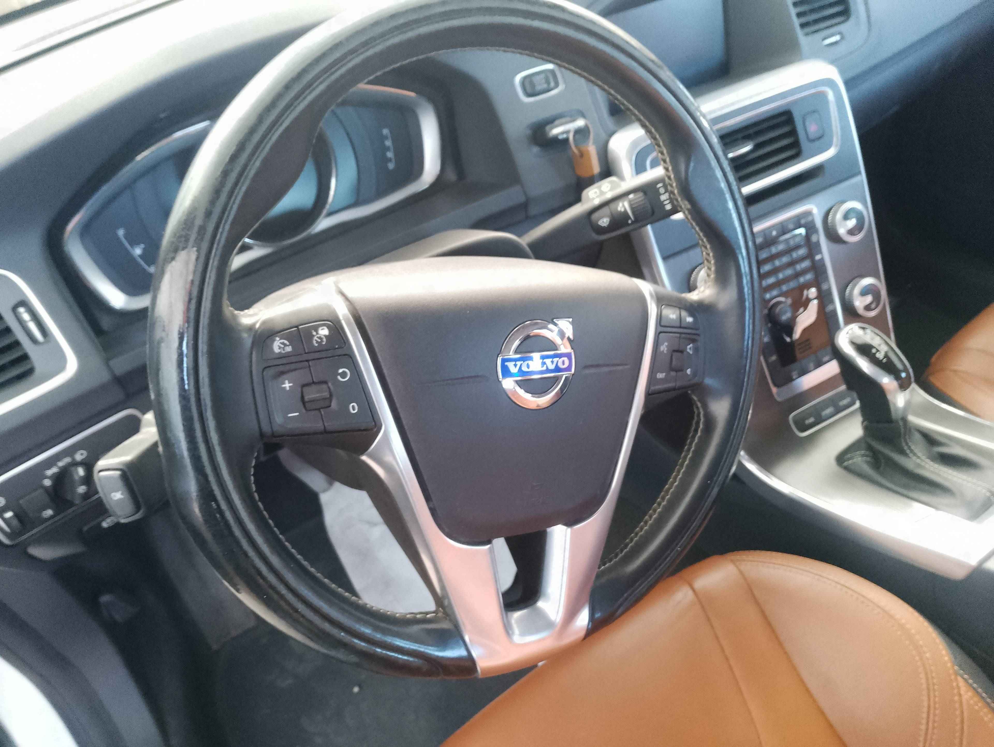 Recambio de volante para volvo v60 kombi plug-in hybrid awd referencia OEM IAM   