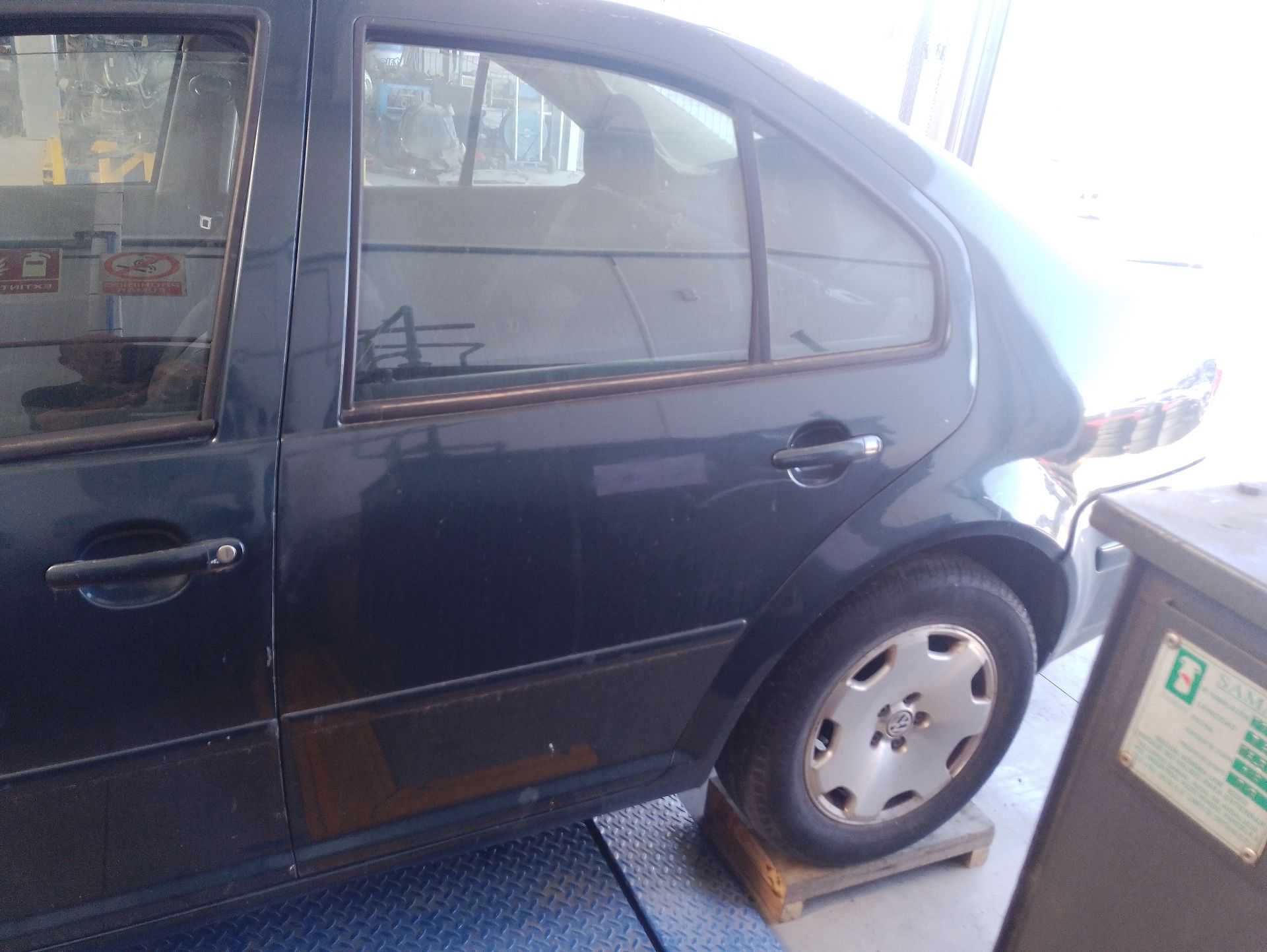 Recambio de puerta trasera izquierda para volkswagen bora i (1j2) 1.9 tdi referencia OEM IAM   