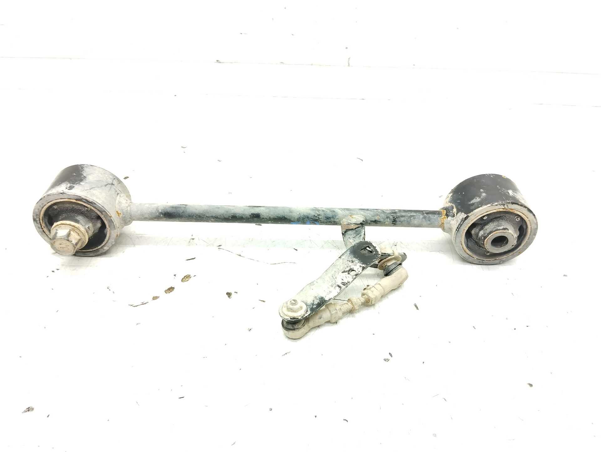 Recambio de tirante trasero derecho para toyota land cruiser (j12) 3.0 turbodiesel referencia OEM IAM  4872035061 