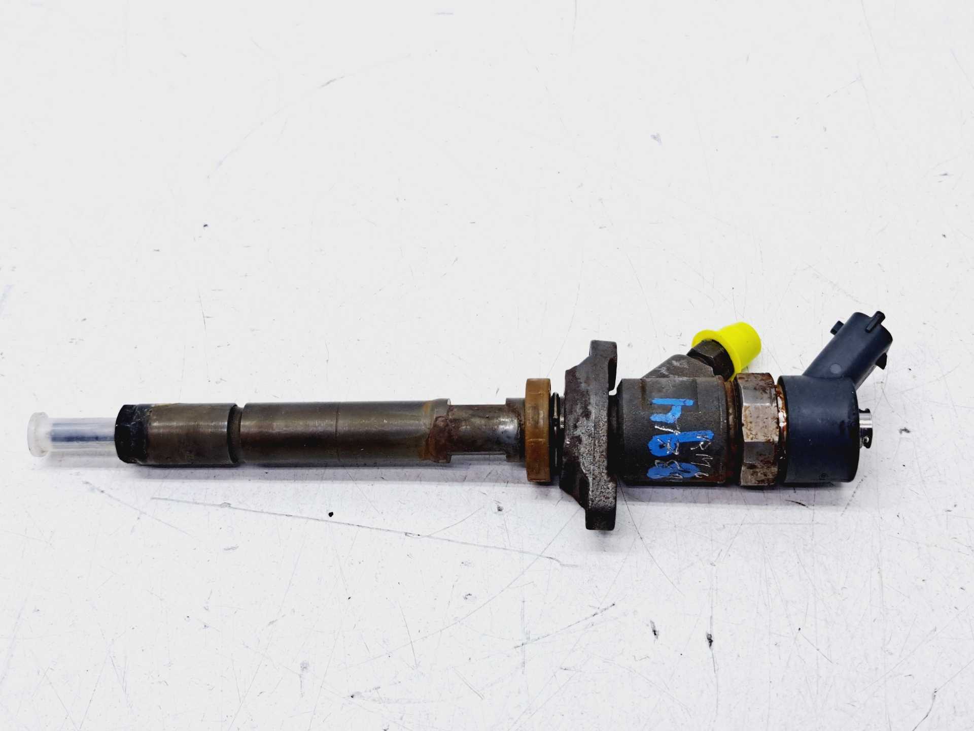 Recambio de inyector para ford focus berlina (cap) 1.6 tdci cat referencia OEM IAM 0445110281  