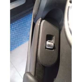 MANDO ELEVALUNAS DELANTERO DERECHO 
