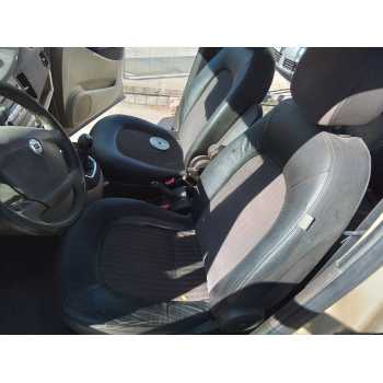 ASIENTO DELANTERO IZQUIERDO 
