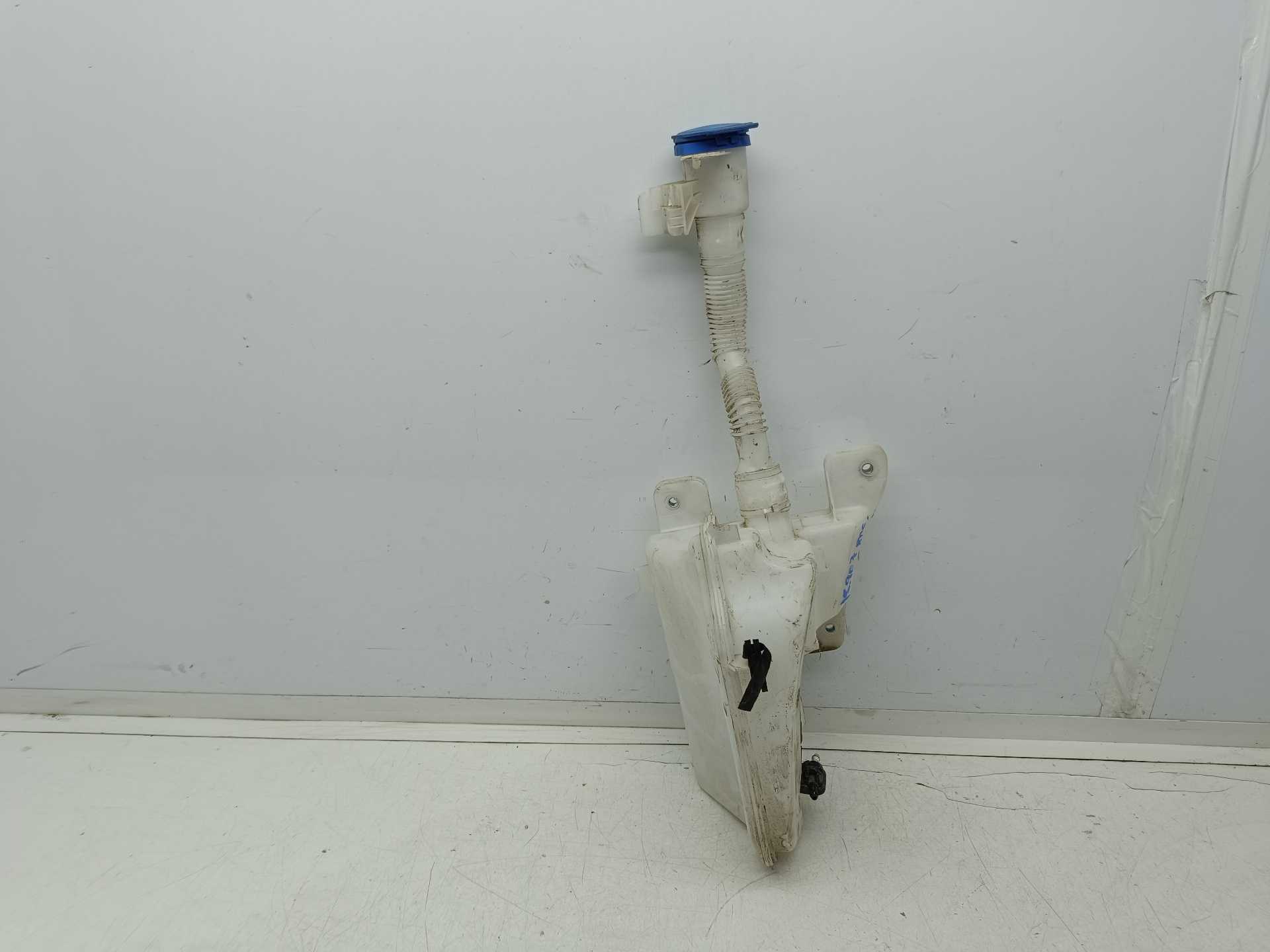 Recambio de deposito limpia para volkswagen t-roc (d11) basis referencia OEM IAM 2GA955448D  