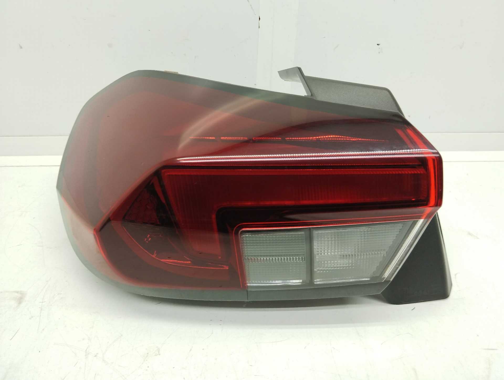 Recambio de piloto trasero izquierdo para opel corsa f edition referencia OEM IAM 9829317380 90194151 VALEO