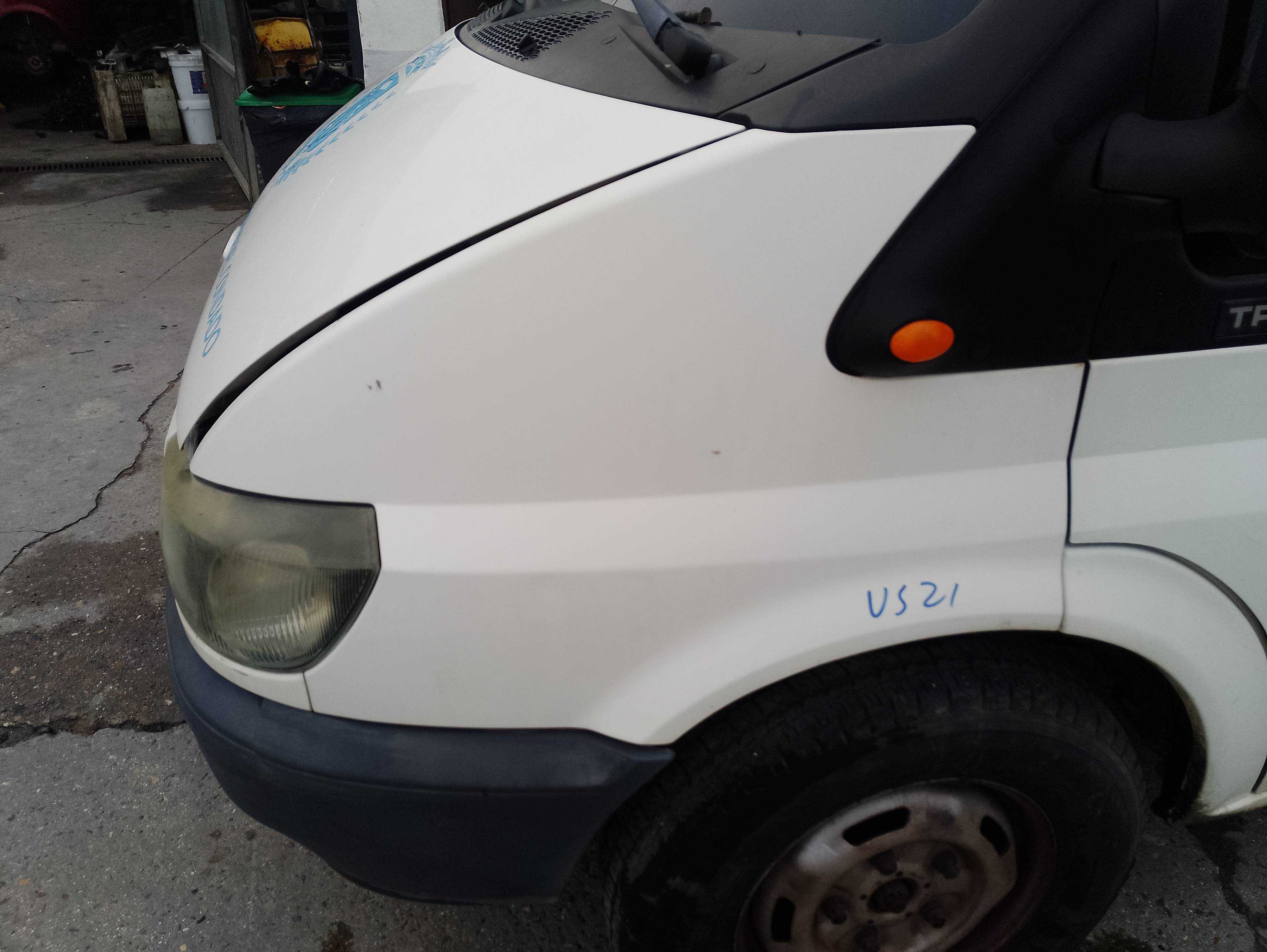 Recambio de aleta delantera izquierda para ford transit mod. 2000 bus referencia OEM IAM   