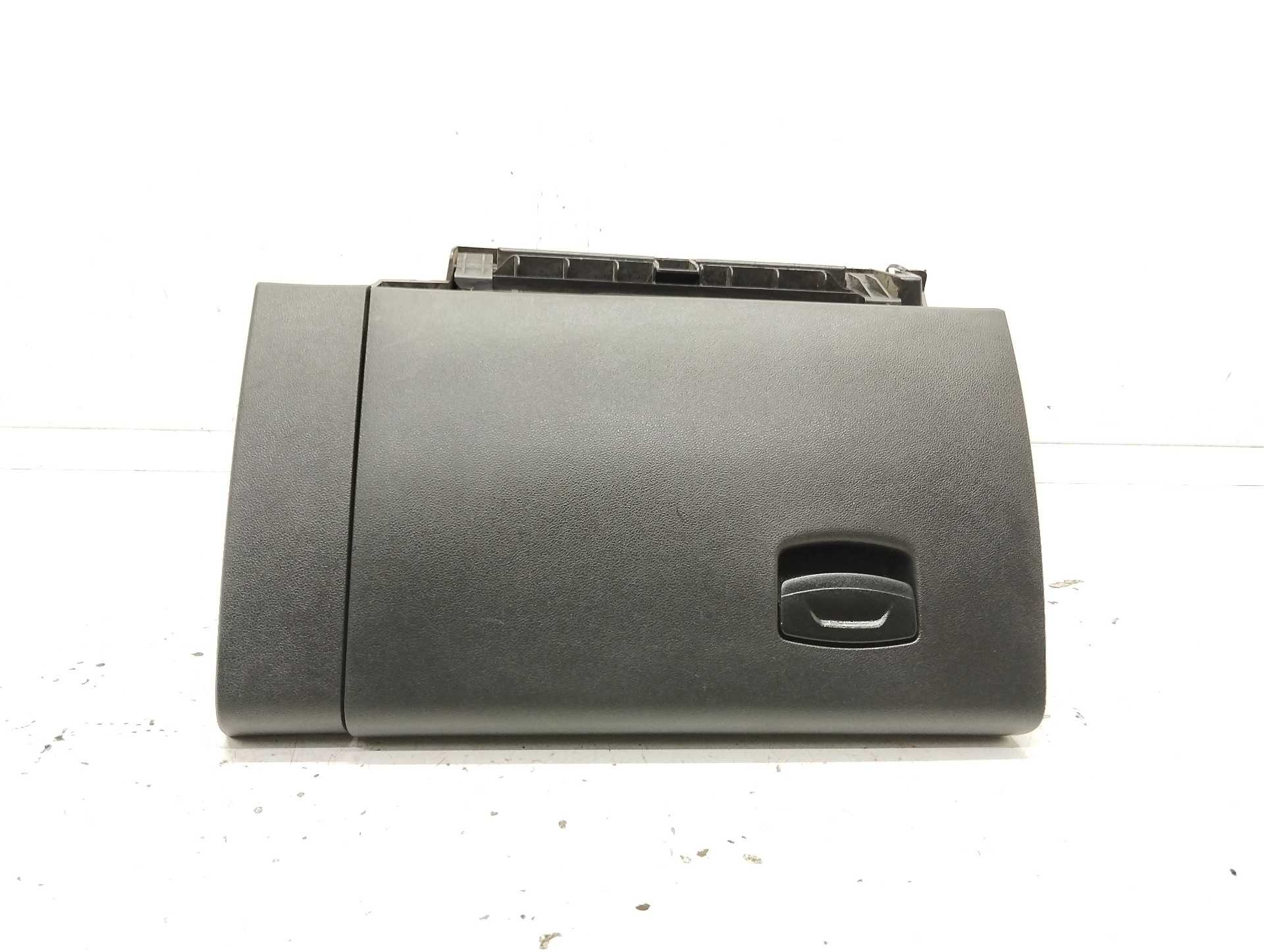 Recambio de guantera para renault kadjar bose edition referencia OEM IAM 685005747R 00175316 
