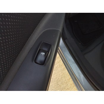 Recambio de mando elevalunas trasero izquierdo para kia rio 1.4 cat referencia OEM IAM   