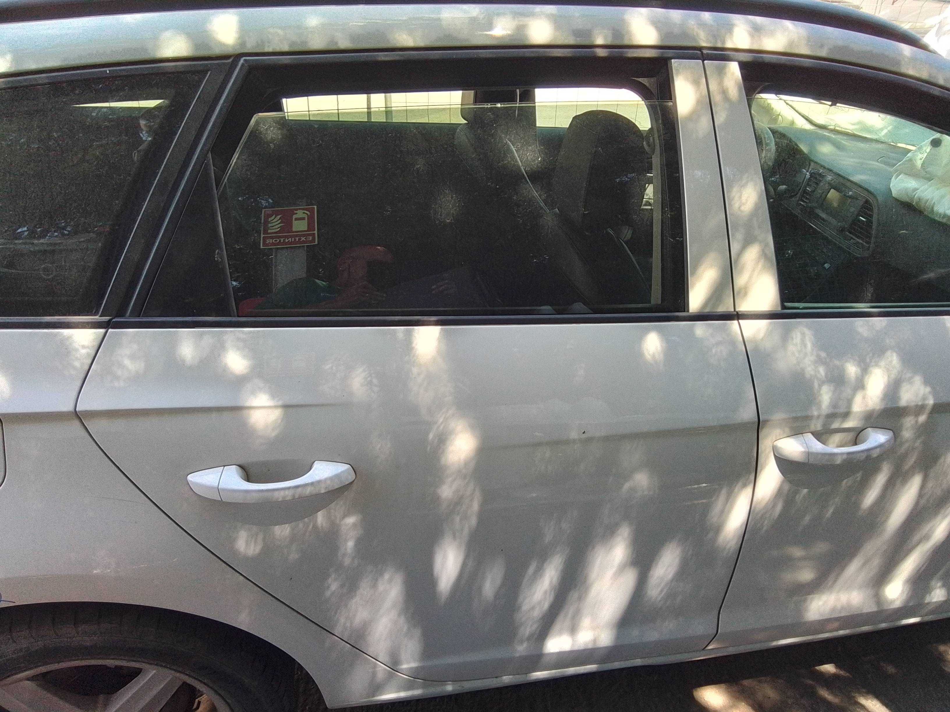 Recambio de puerta trasera derecha para seat leon st (5f8) reference referencia OEM IAM   