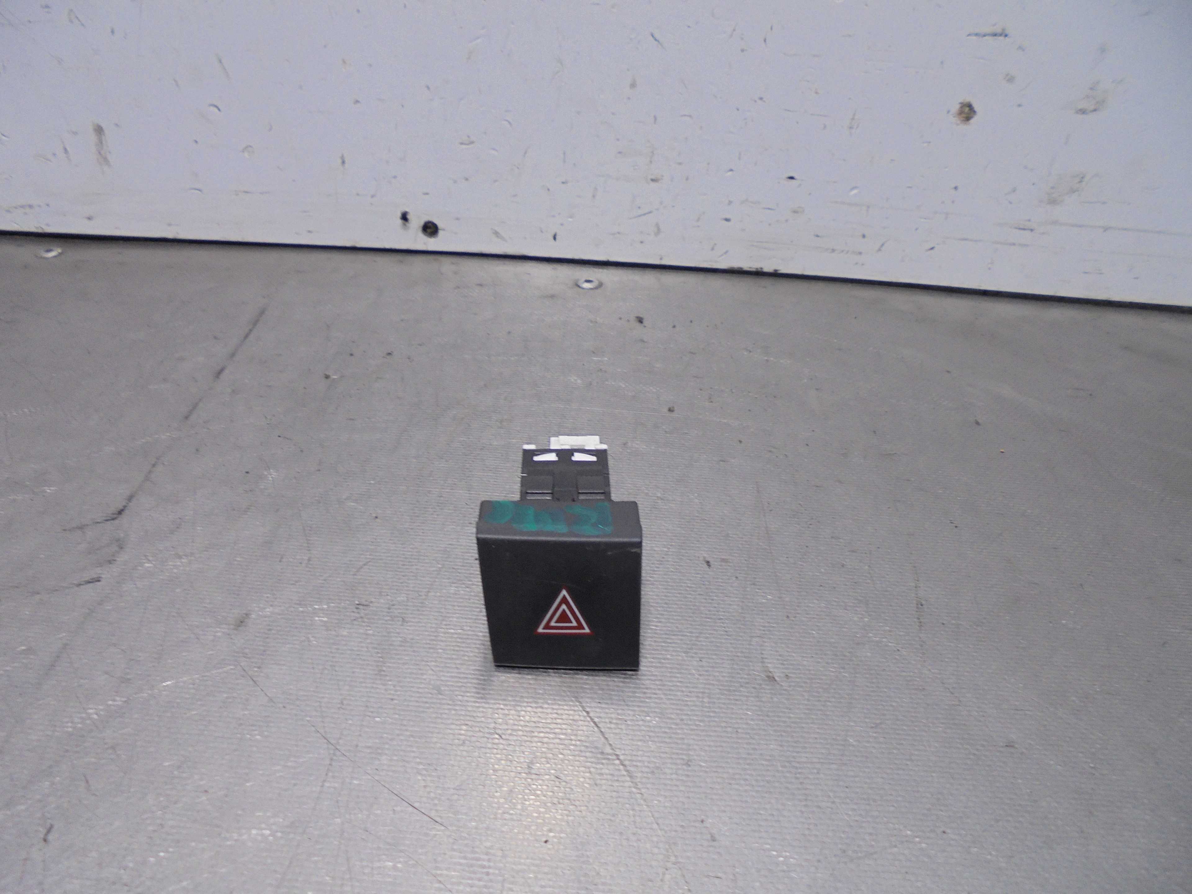 Recambio de mando warning para peugeot 508 sw access referencia OEM IAM 96662380  