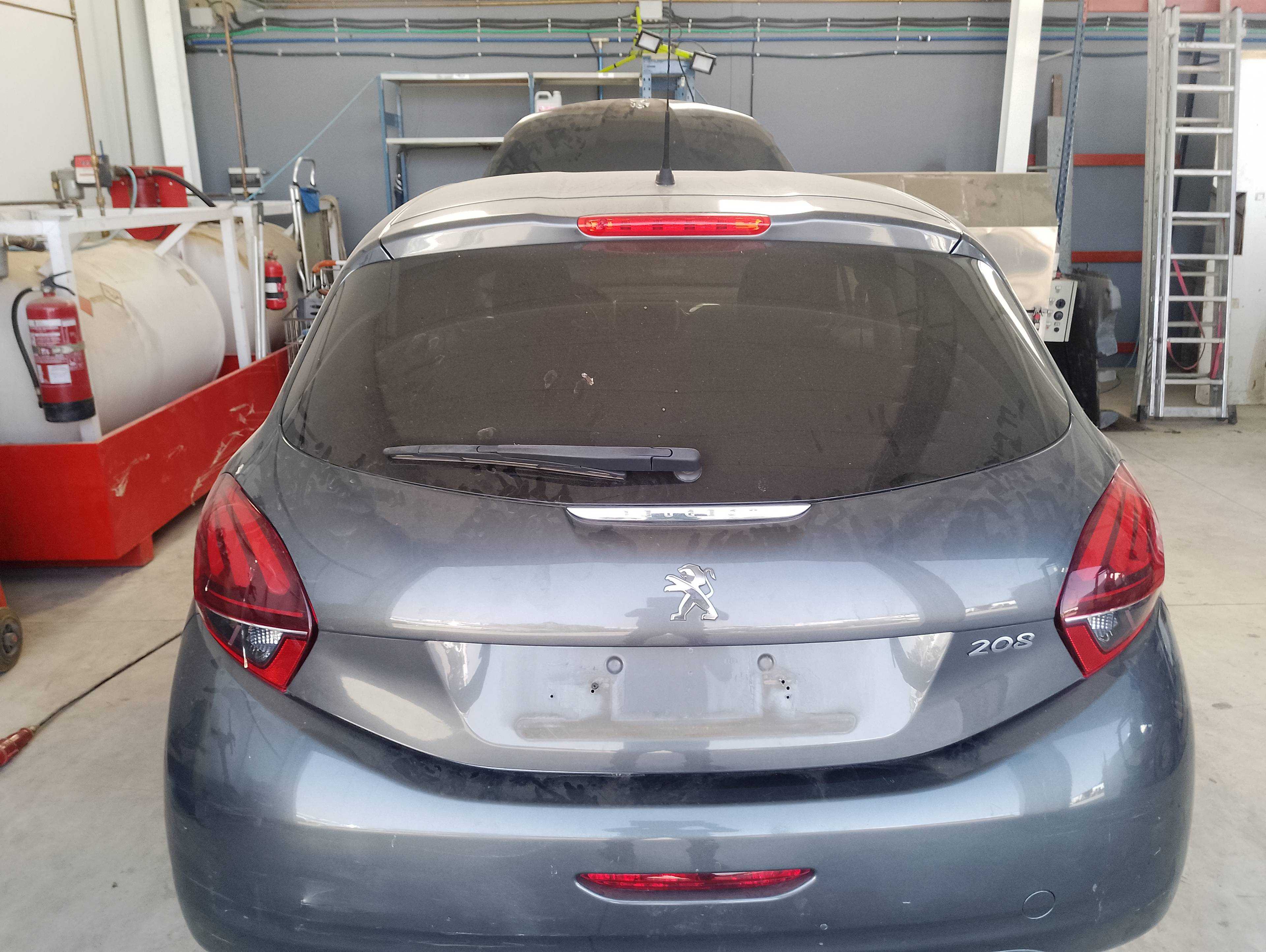Recambio de porton trasero para peugeot 208 style referencia OEM IAM   