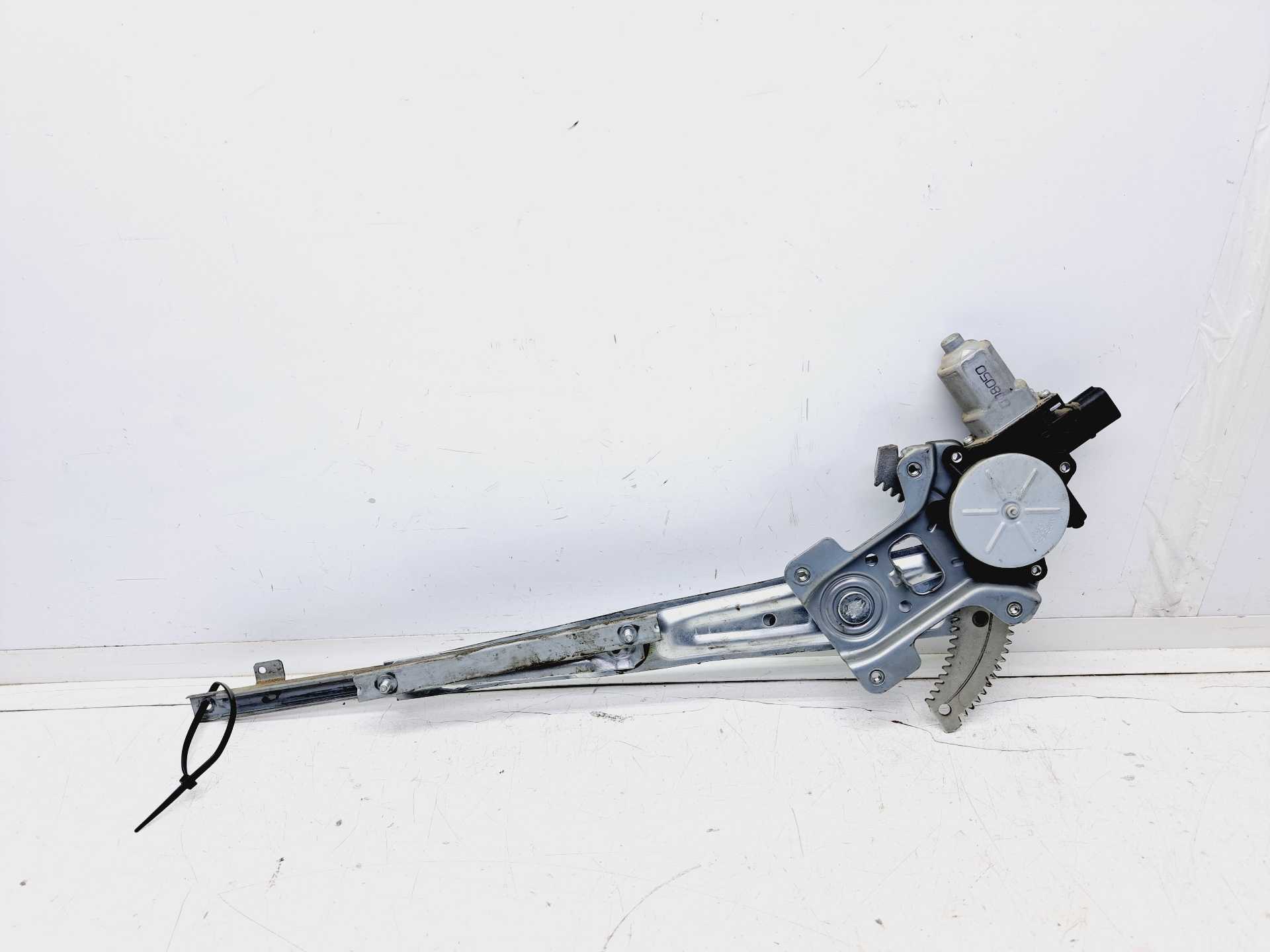 Recambio de elevalunas delantero izquierdo para opel astra g caravan referencia OEM IAM 5713A085  