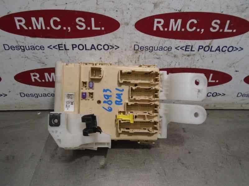 Recambio de caja reles / fusibles para toyota auris touring sports (e18) hybrid active referencia OEM IAM 8273012X70A 63583366 