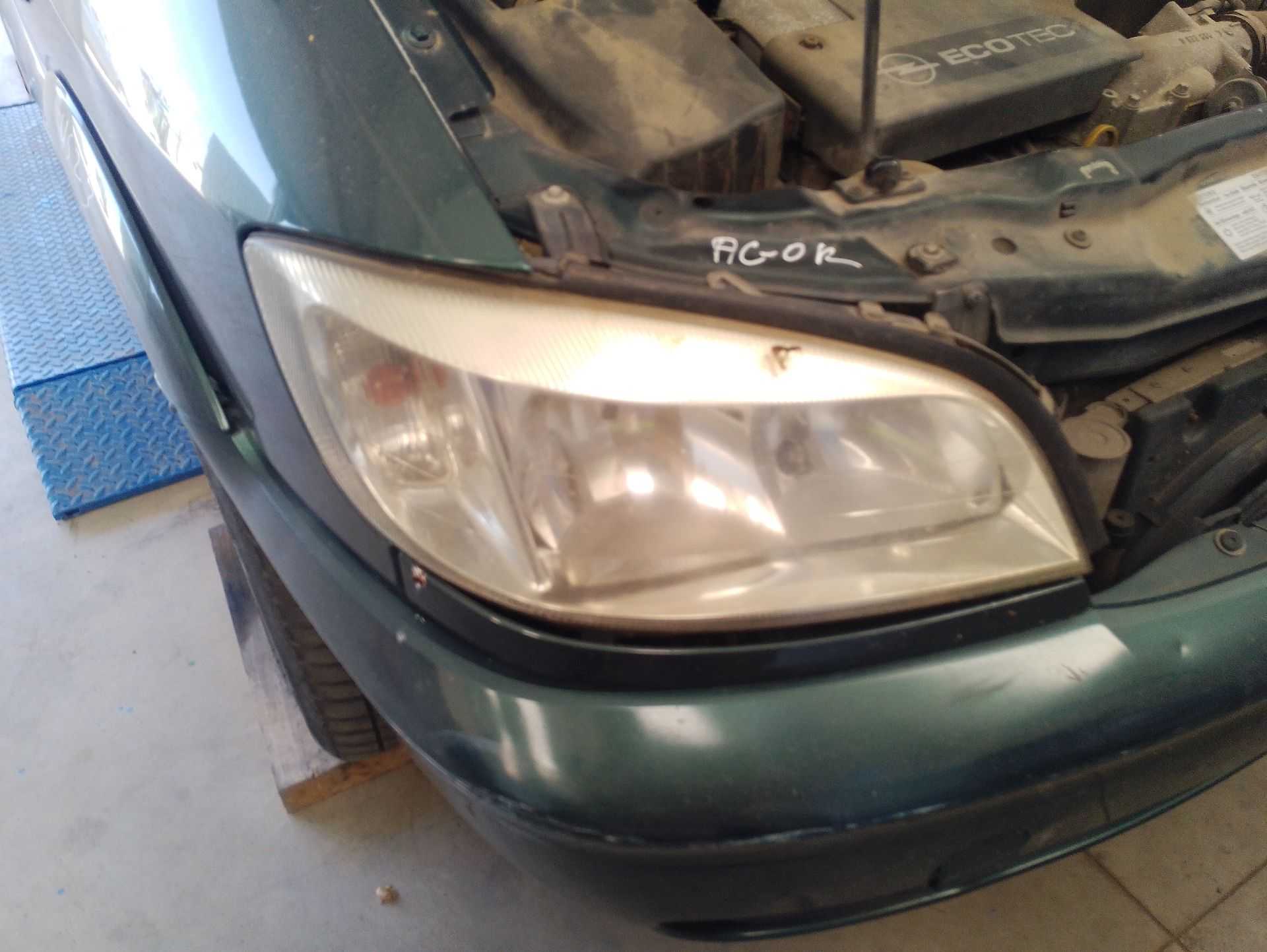 Recambio de faro derecho para opel zafira / zafira family b (a05) 1.8 (m75) referencia OEM IAM 9118792  