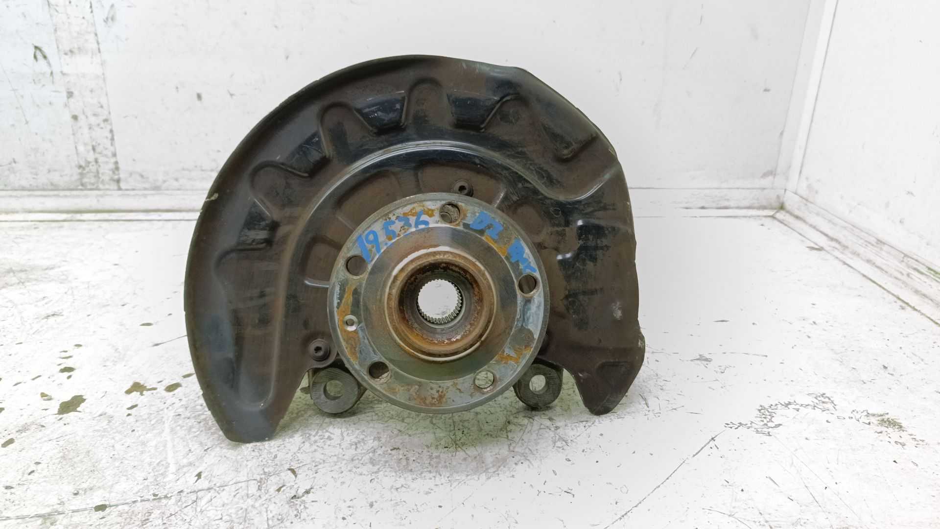 Recambio de mangueta delantera izquierda para volkswagen t-roc advance r-line referencia OEM IAM 5Q0400053MC  