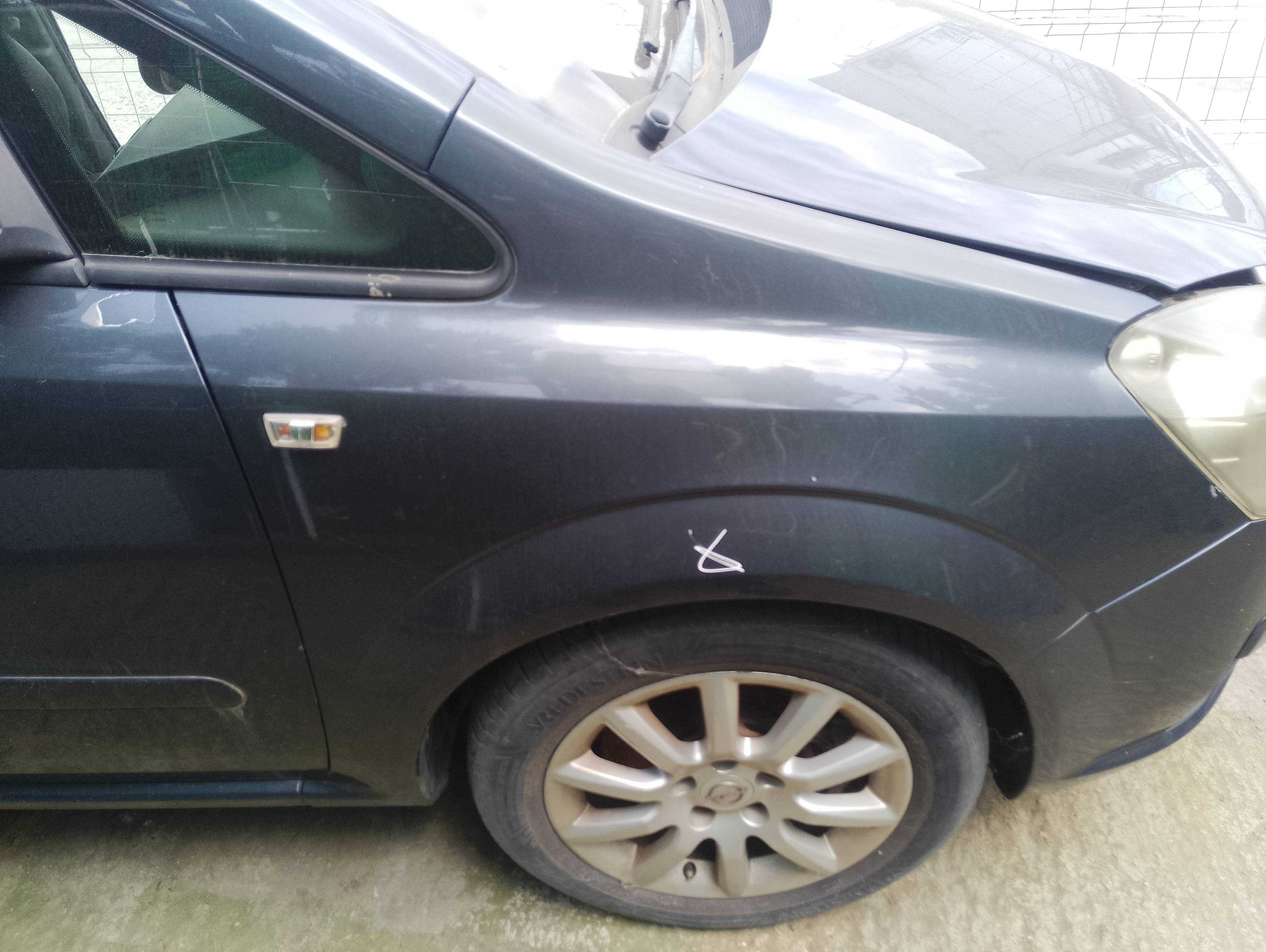 Recambio de aleta delantera derecha para opel zafira b cosmo referencia OEM IAM   
