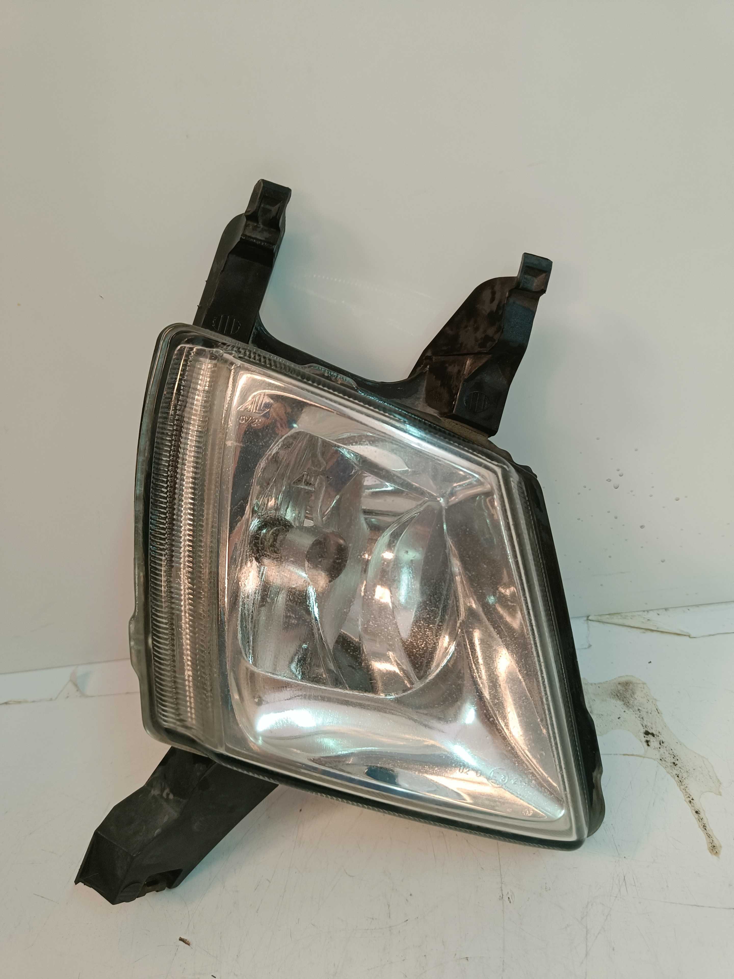 Recambio de faro antiniebla derecho para peugeot 407 st confort referencia OEM IAM   