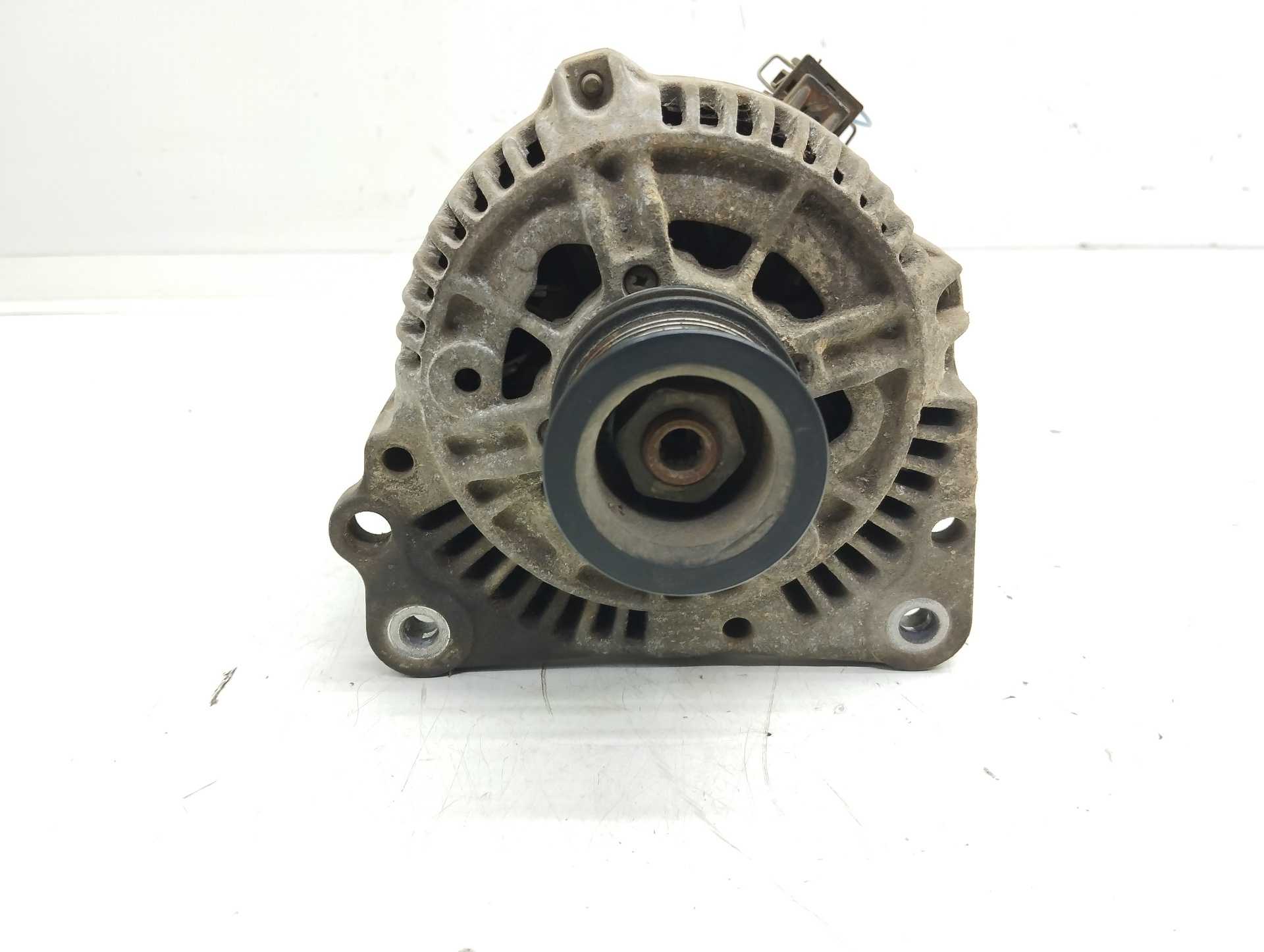 Recambio de alternador para seat ibiza (6k) básico referencia OEM IAM 028903025Q 0123320007 BOSCH